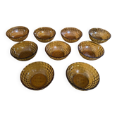9 coupelles vintage en verre moulé ambré de forme géométrique, France