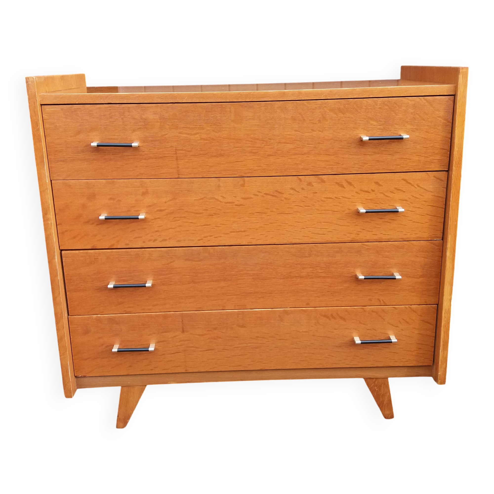 Vintage chest of drawers, tapered legs.
