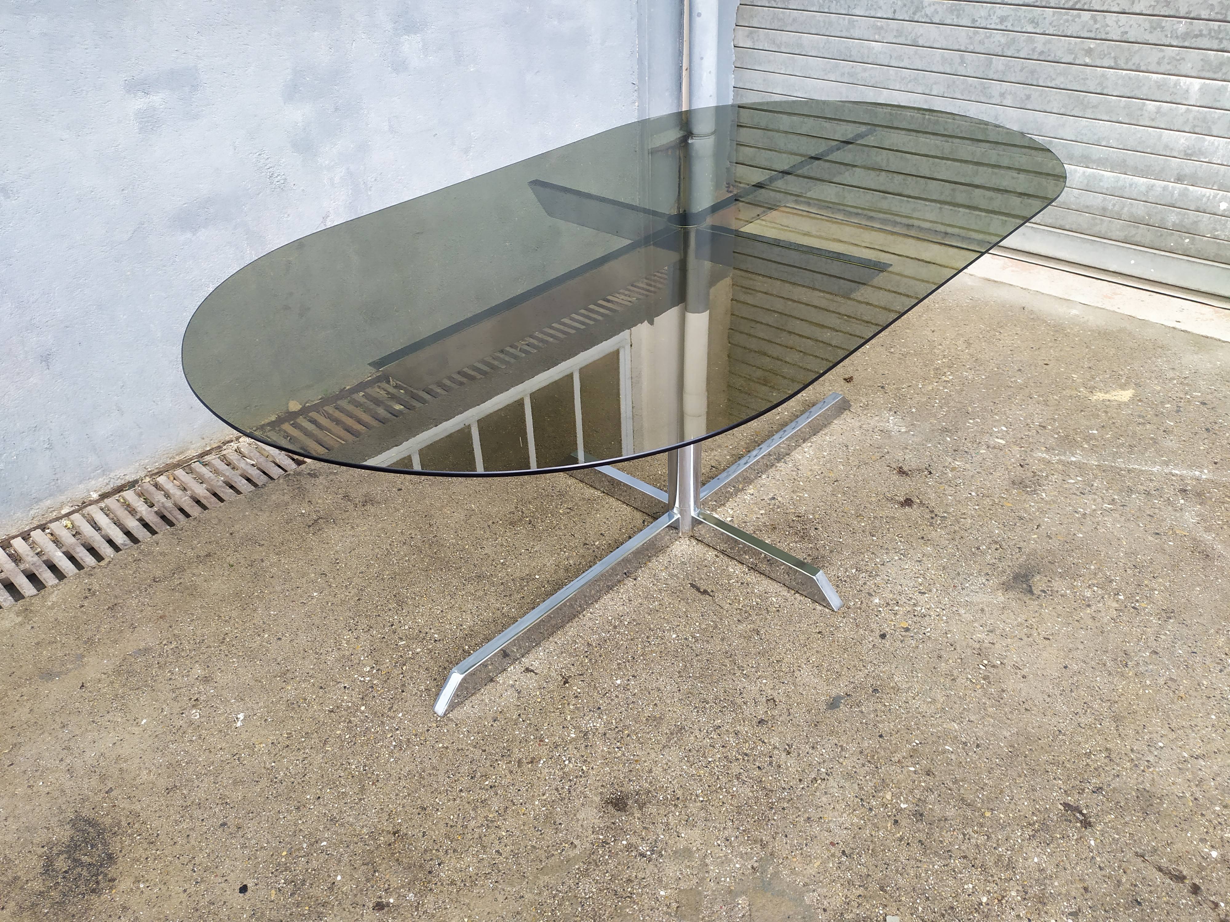 Design chrome oval table