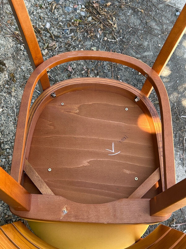 Chaise de bureau style Baumann en bois et skaï jaune