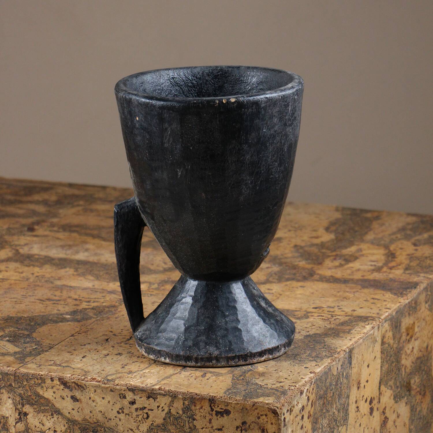 Large monoxyle "pot"