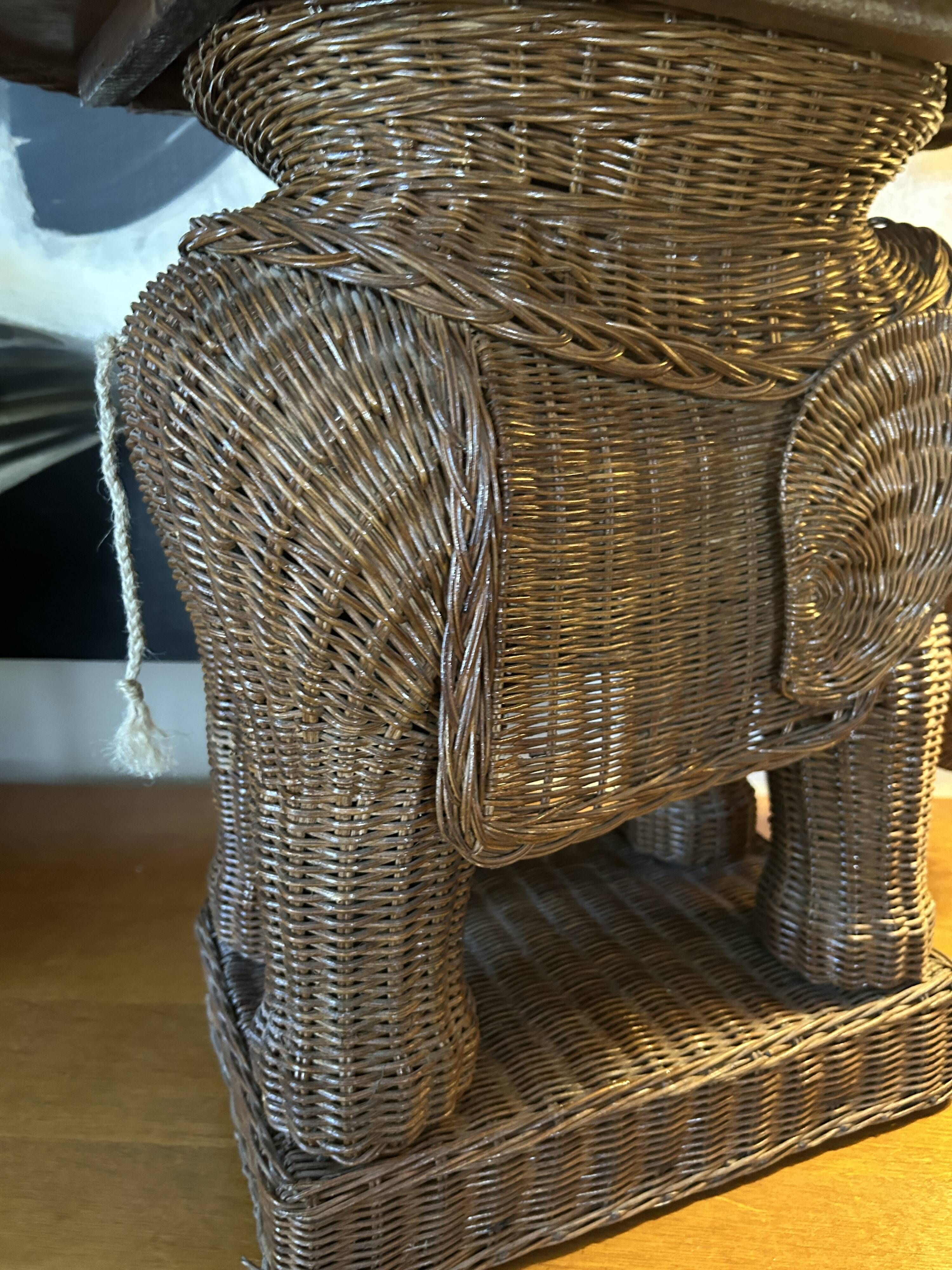 Rattan Elephant table in the style of Vivaï del Sud, Italy 1970