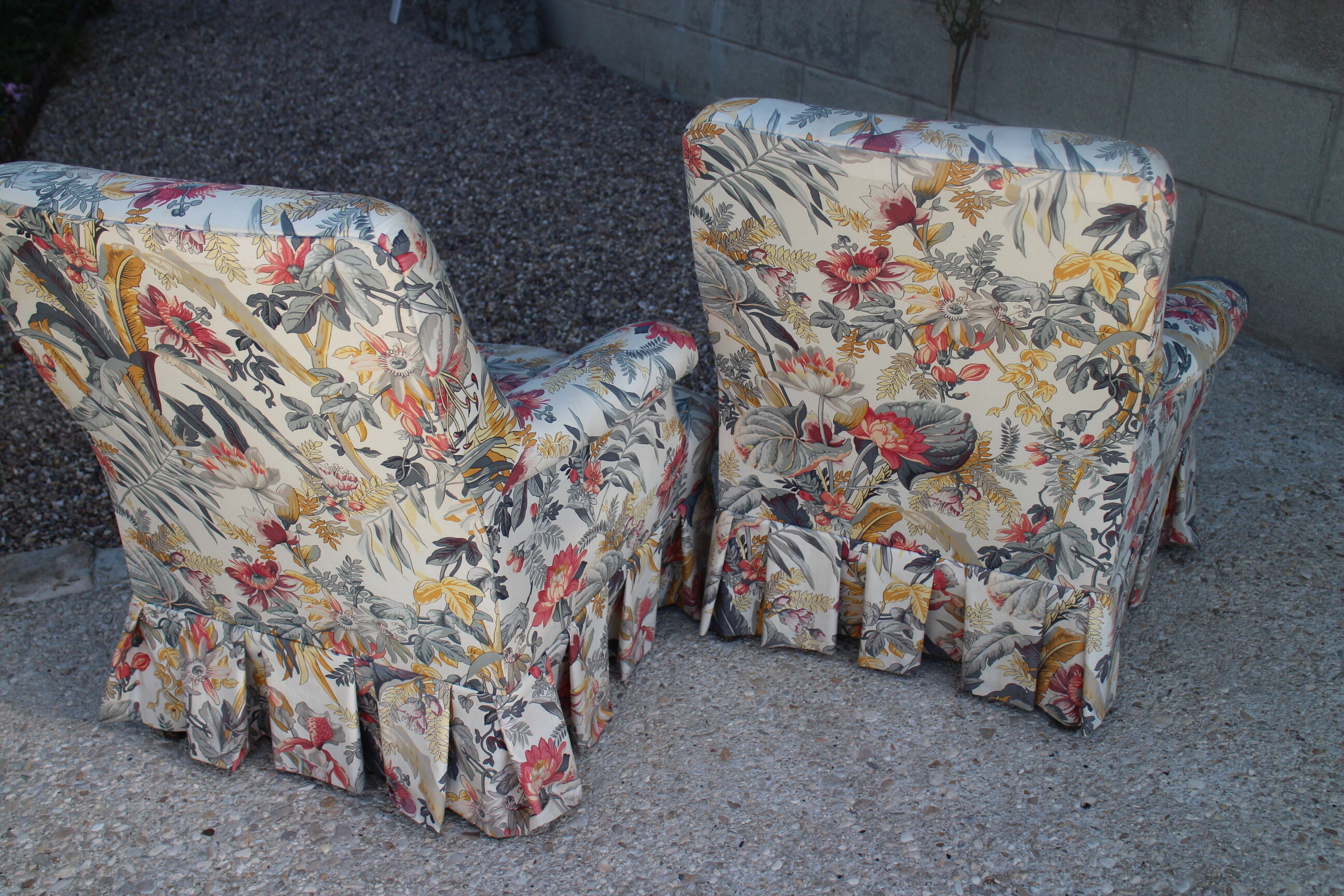 Pair of toad armchairs