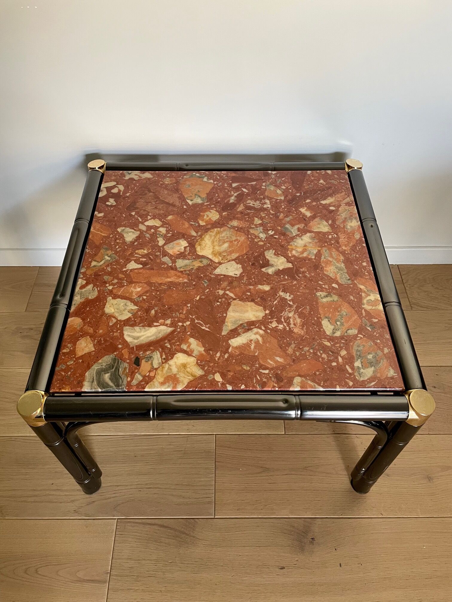 Table basse marbre rouge