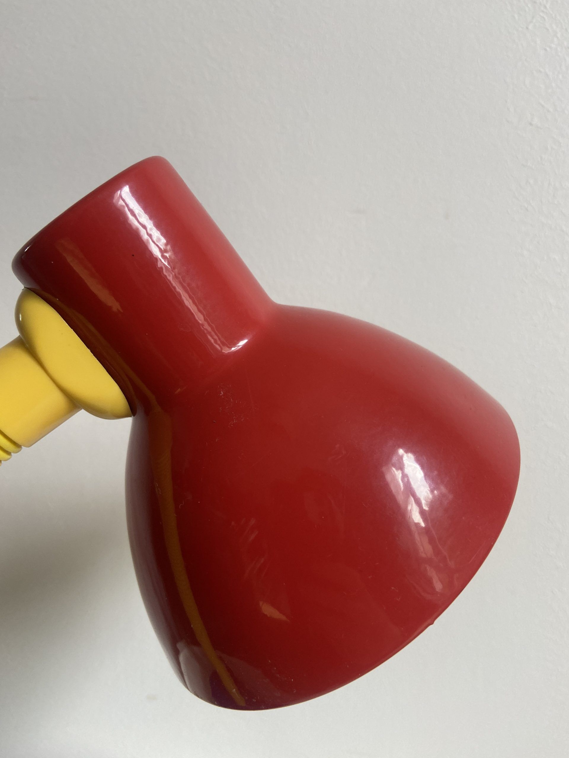 Lampe de bureau colorée esprit “memphis style”