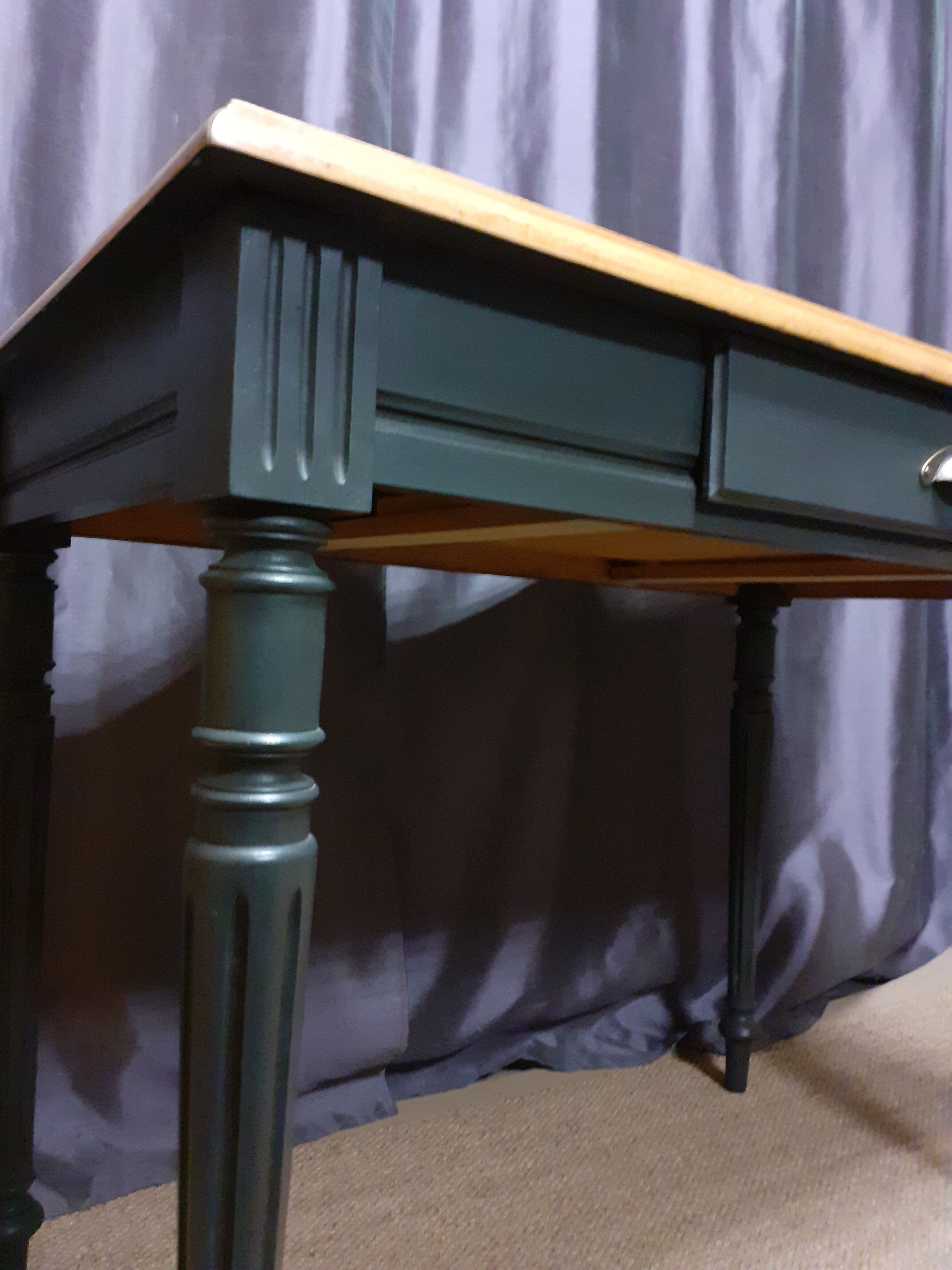 Old desk table in patinated anthracite revamped beech.