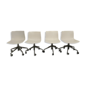 4 Cataifa 46 office chairs by Arper