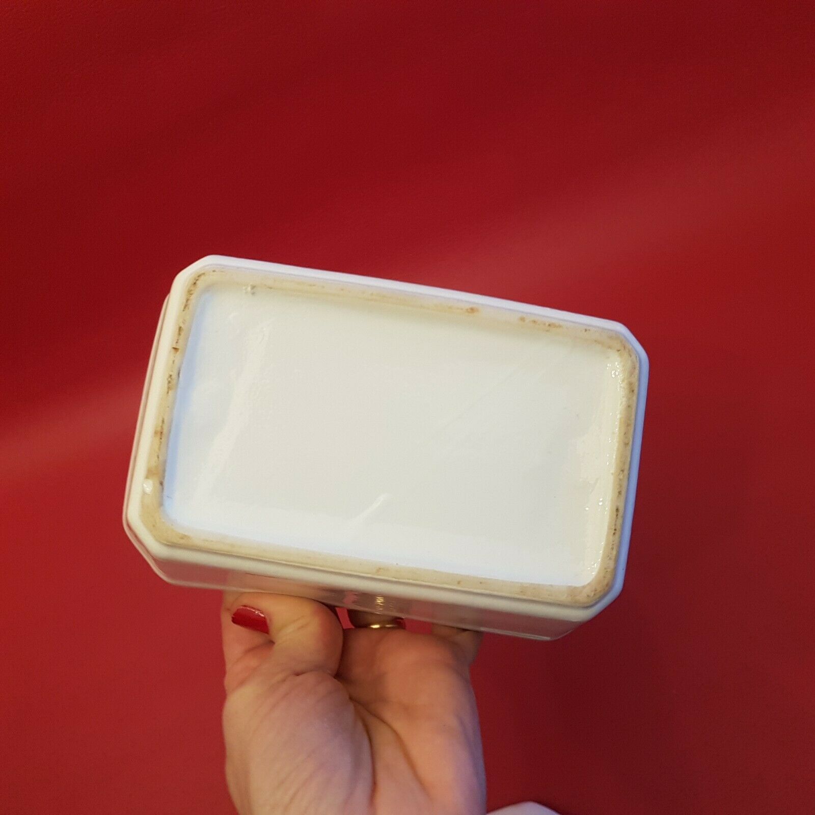 Old butter box in ceramic slurry decoration pheasant statuette