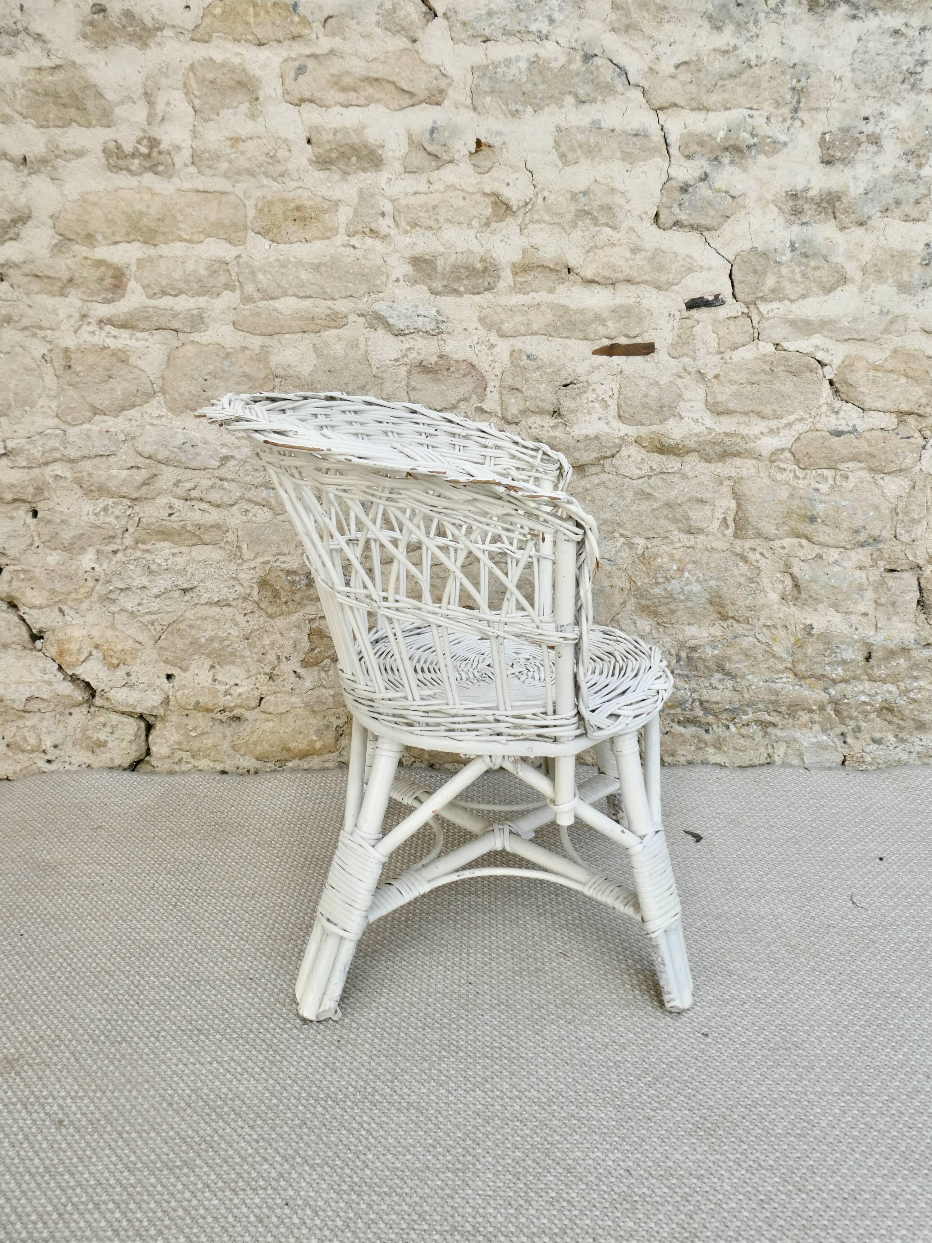 Woven wicker basket chair