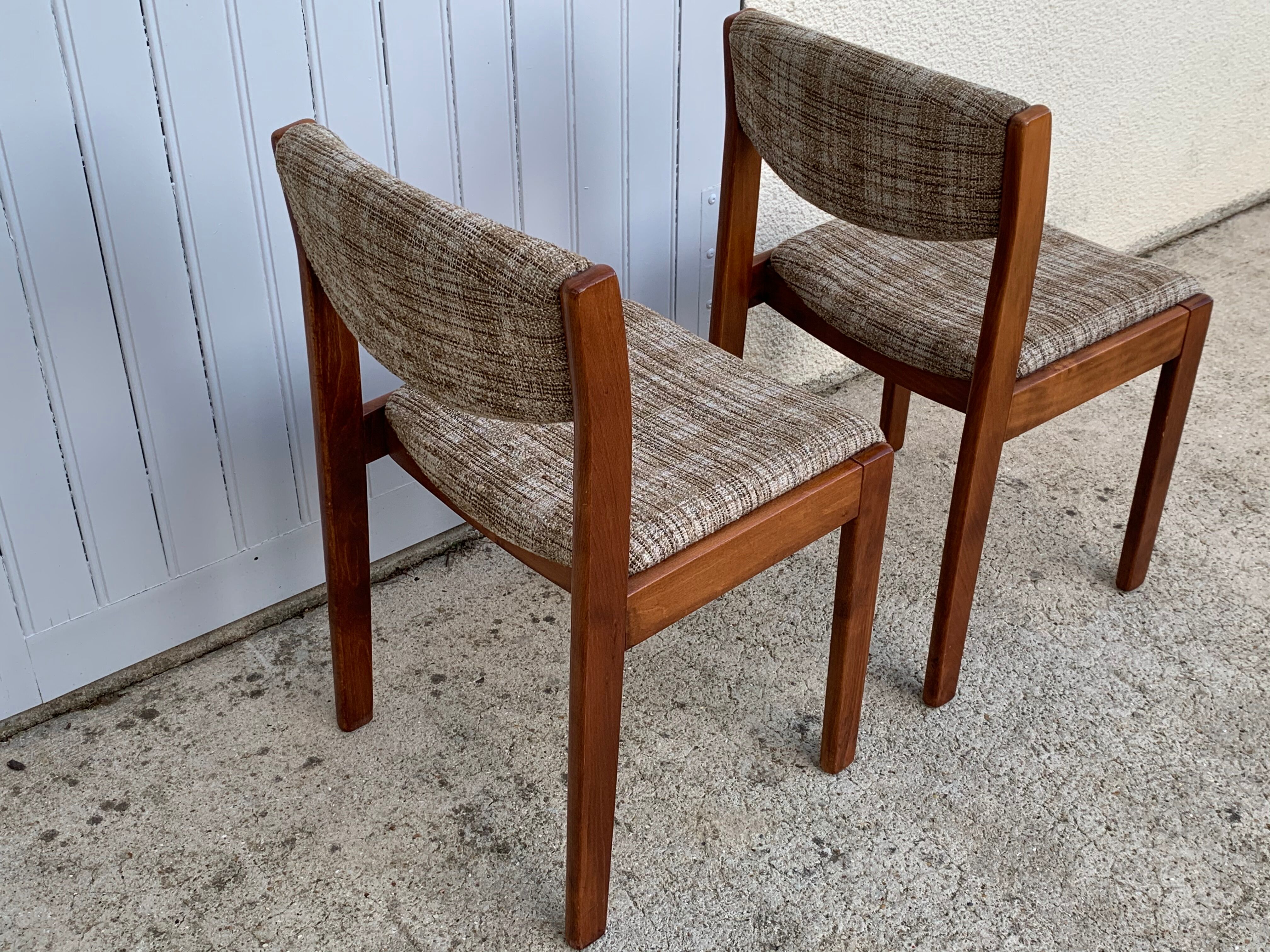 Pair of vintage chairs 1970