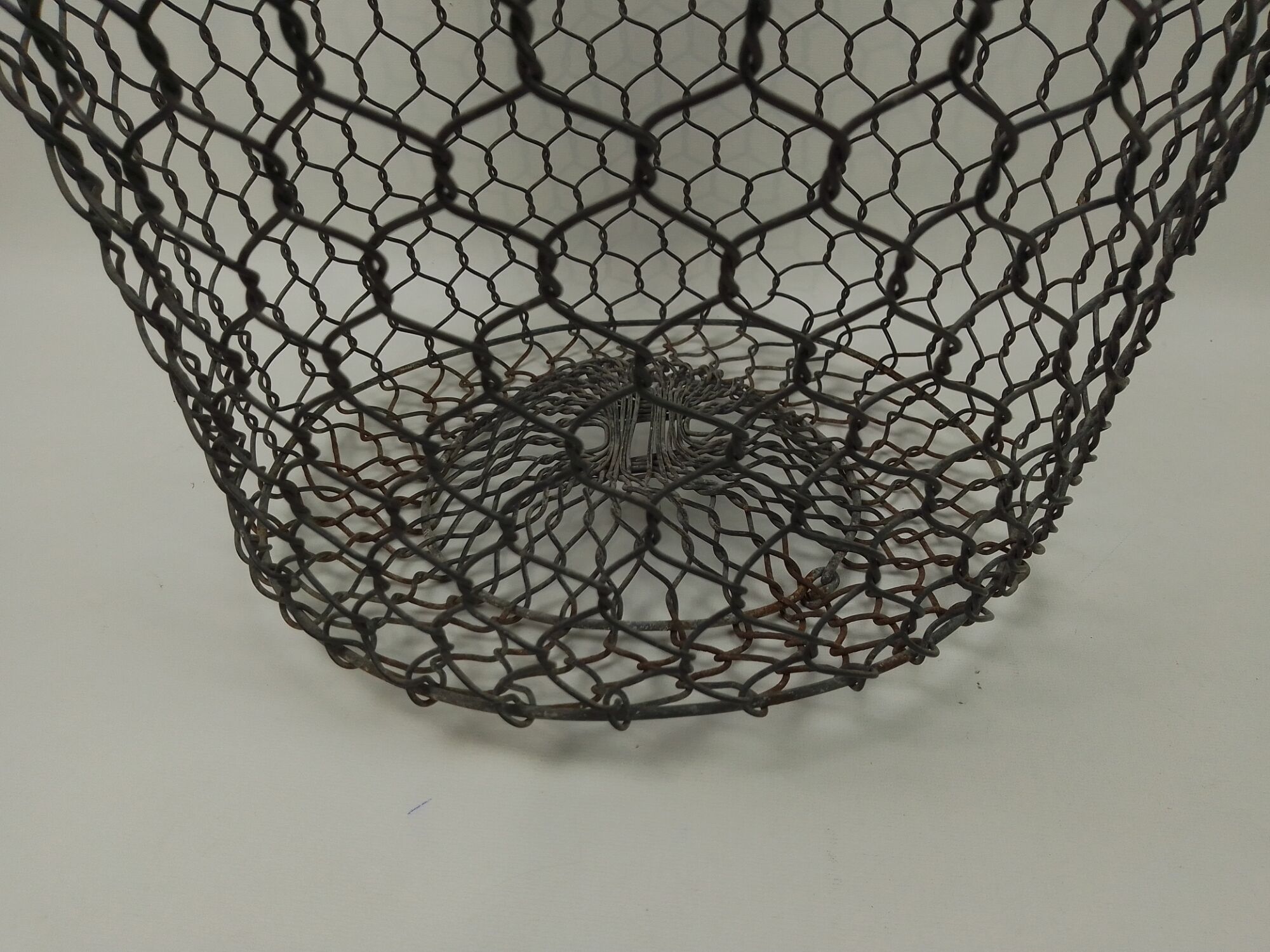 Metal harvest basket