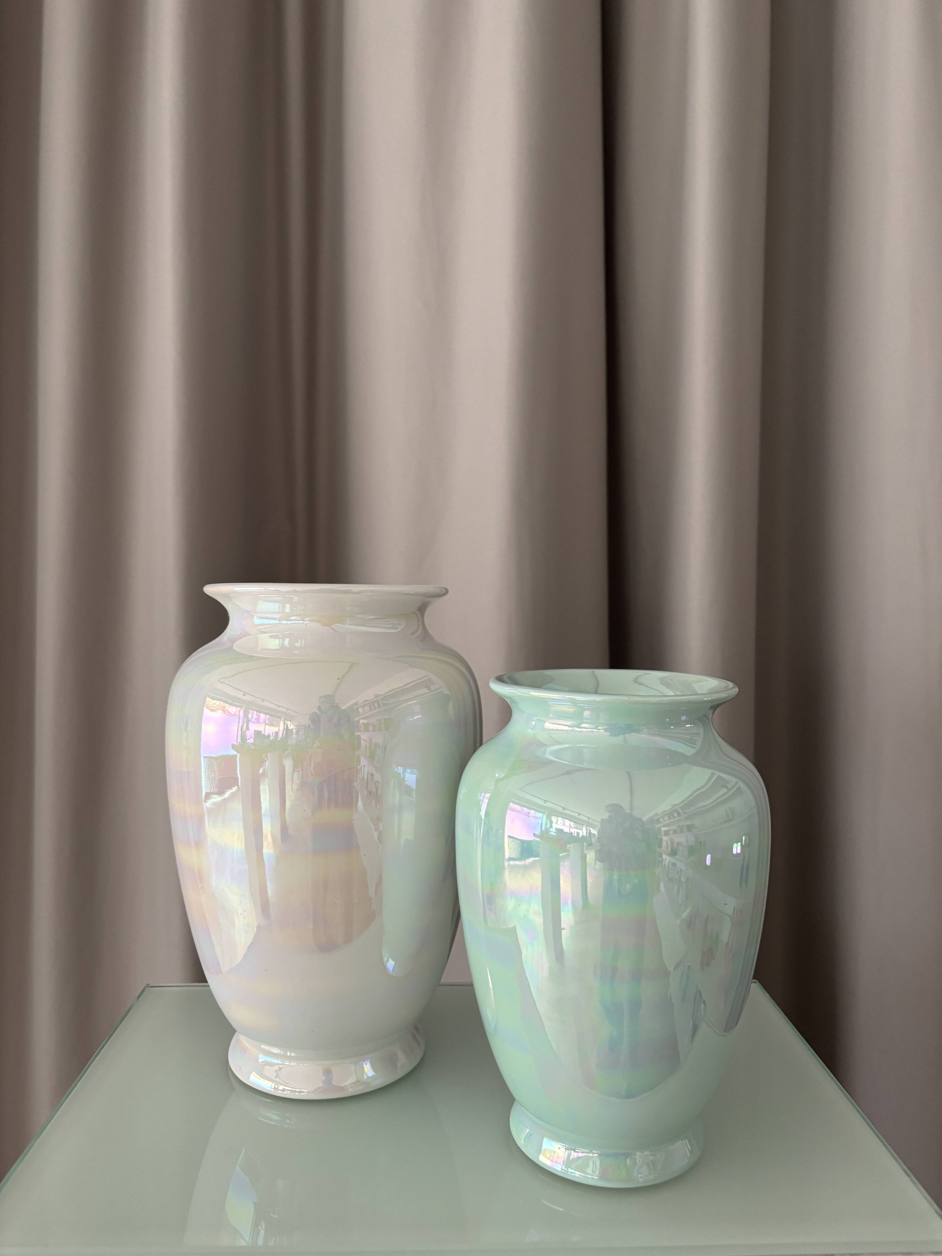 Vintage Iridescent White Vase – 1980s/1990s Pearl Lustre Glaze