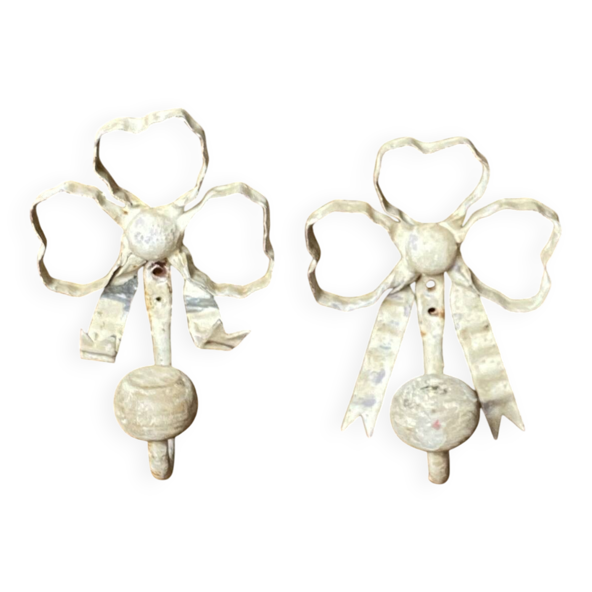 Metal and wood bow and ribbon hooks