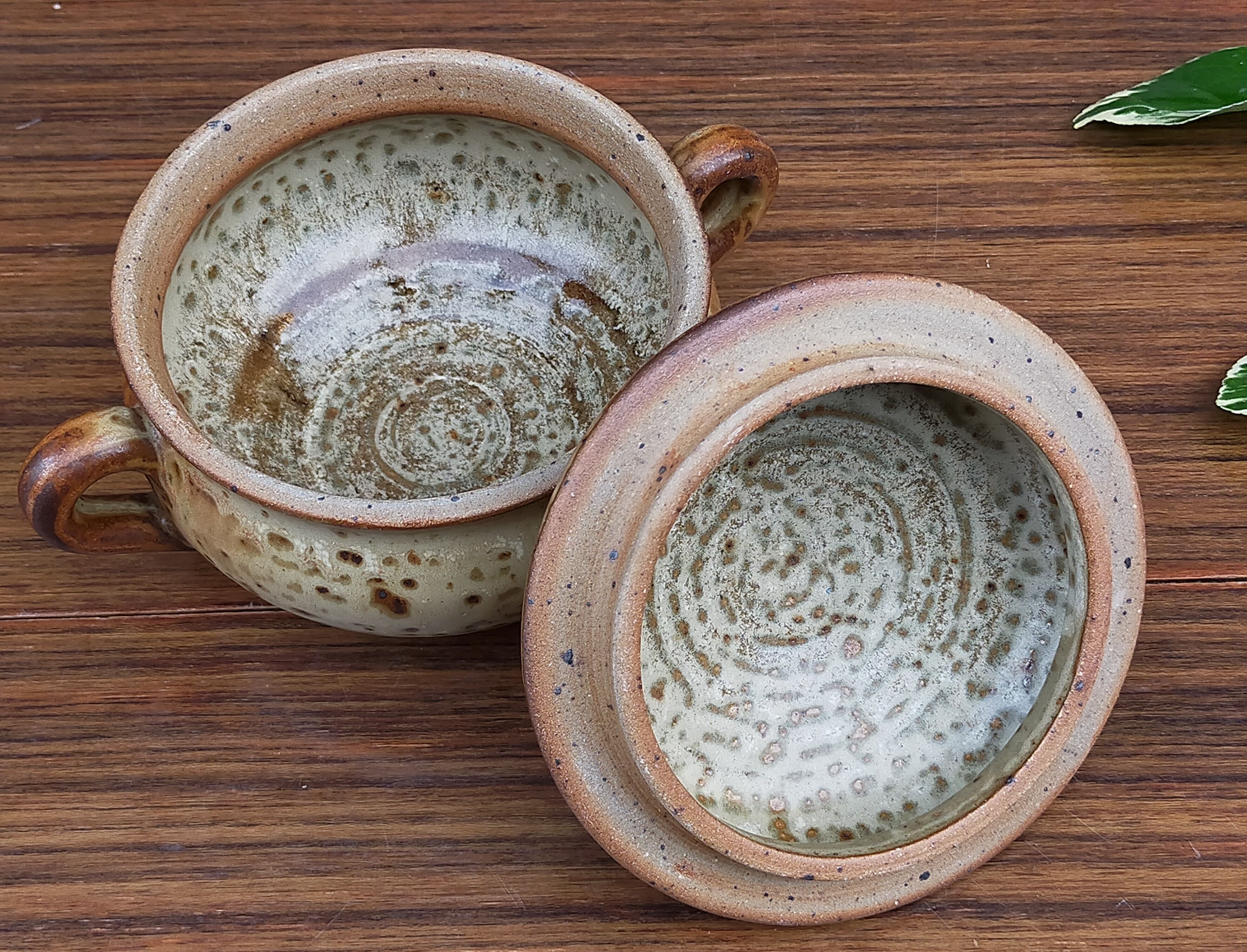 Potter's sugar bowl in vintage enamelled sandstone