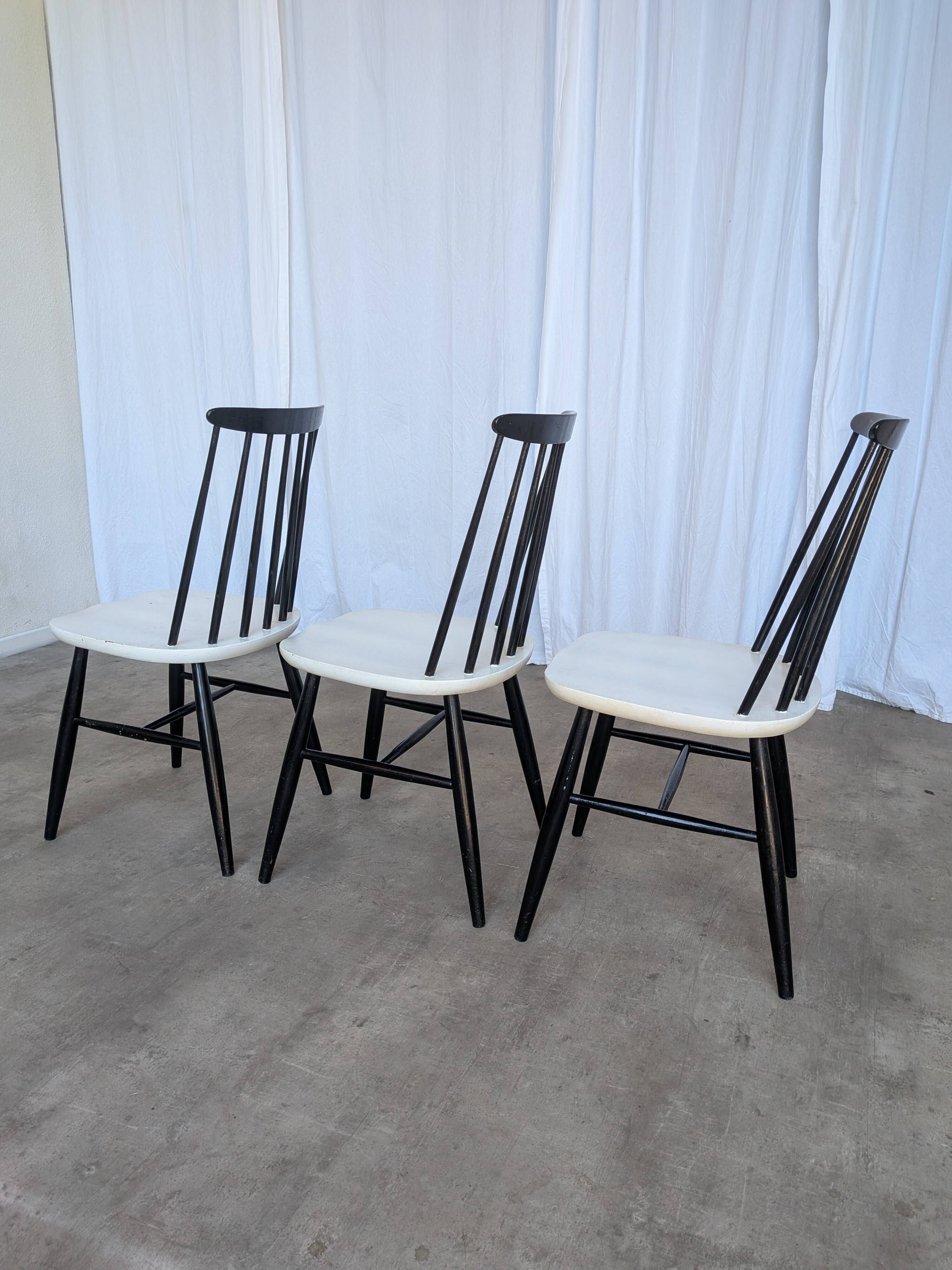 Ensemble de 3 chaises de salle à manger vintage noir et blanc, style Ilmari Tapiovaara, scandinave.