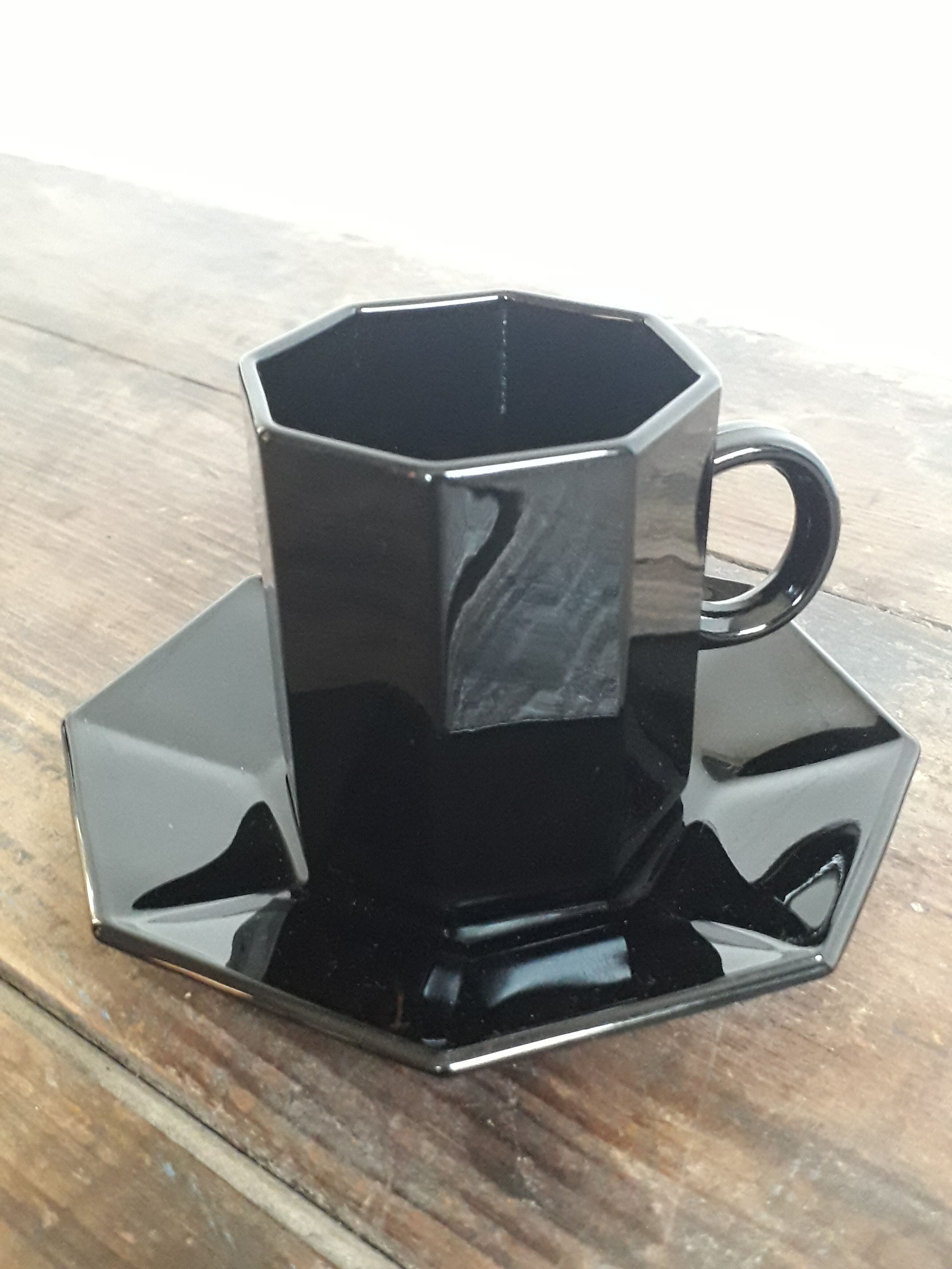 Esso black arcoroc coffee service