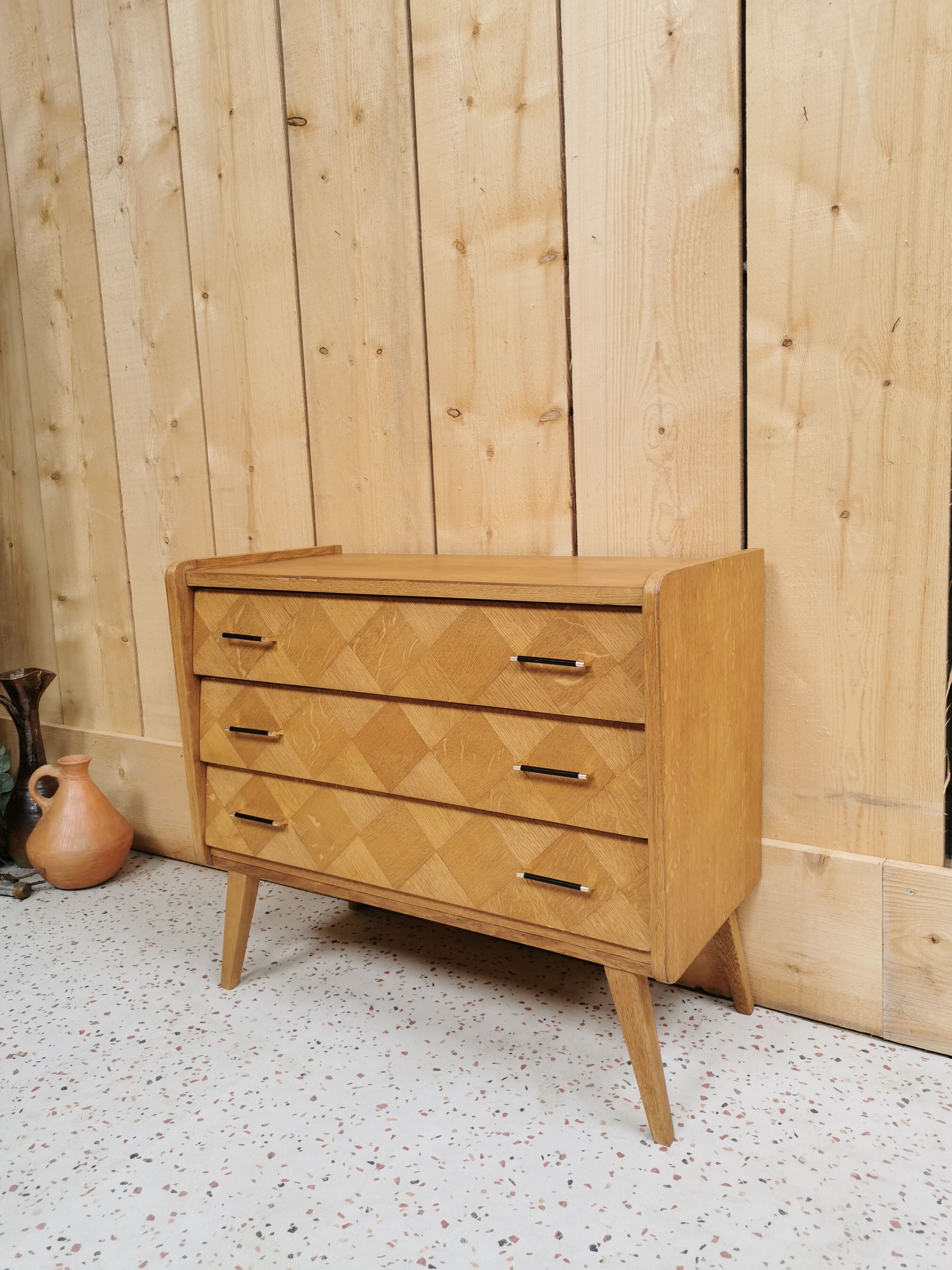 Chest of drawer compass feet