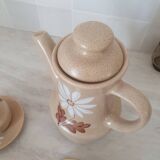 Coffee service coffee maker and cups