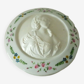 Apilco porcelain candy box, exclusive to Countess du Barry