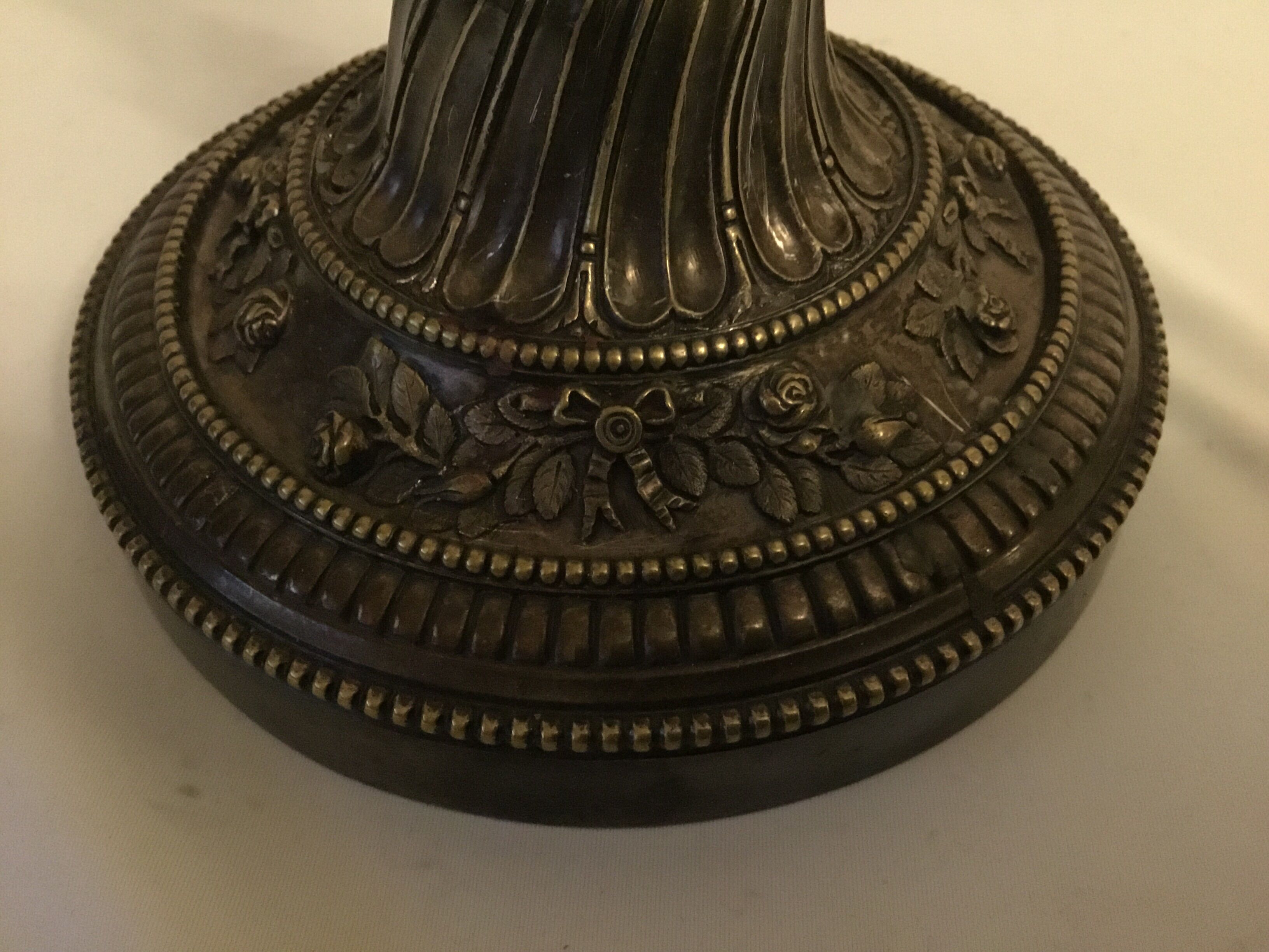 Finely decorated double-decorated silver bronze candlestick