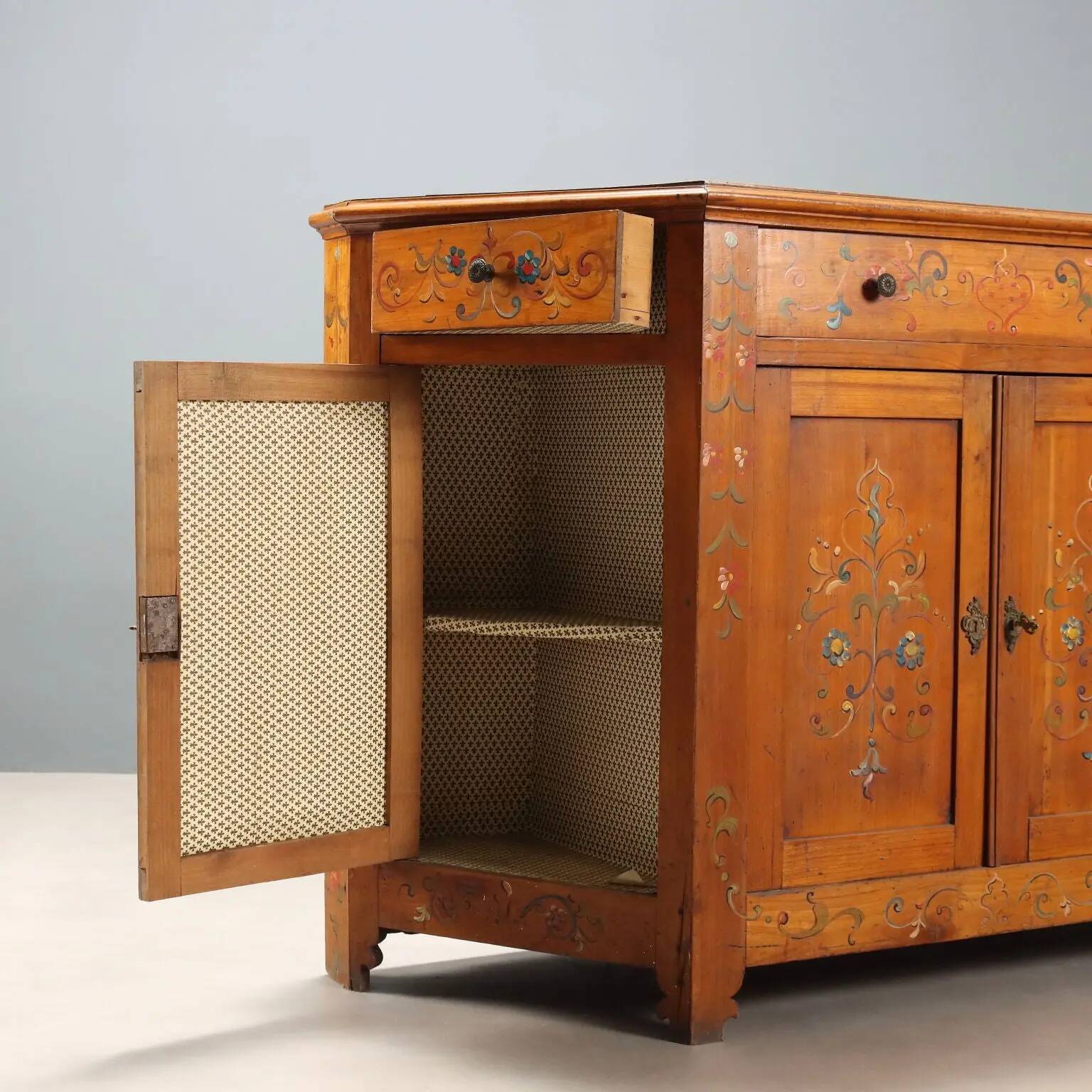 Buffet d’angle ancien en bois de cerisier avec tiroirs, Italie, XIXe siècle