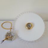 Serrated opaline suspension