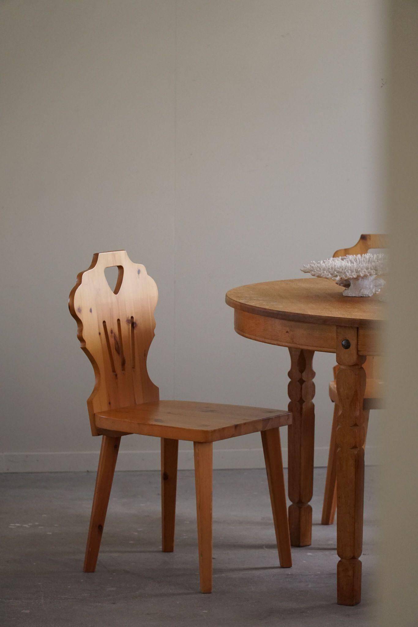 Set of 6 pine chairs