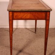 Louis XVI Period Marquetry Desk - 18th Century
