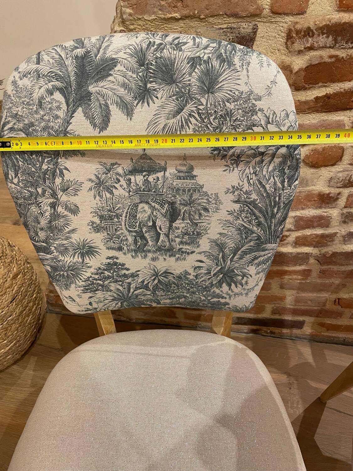 2 renovated vintage chairs from the 50s/60s.