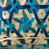 Suspension en rotin turquoise