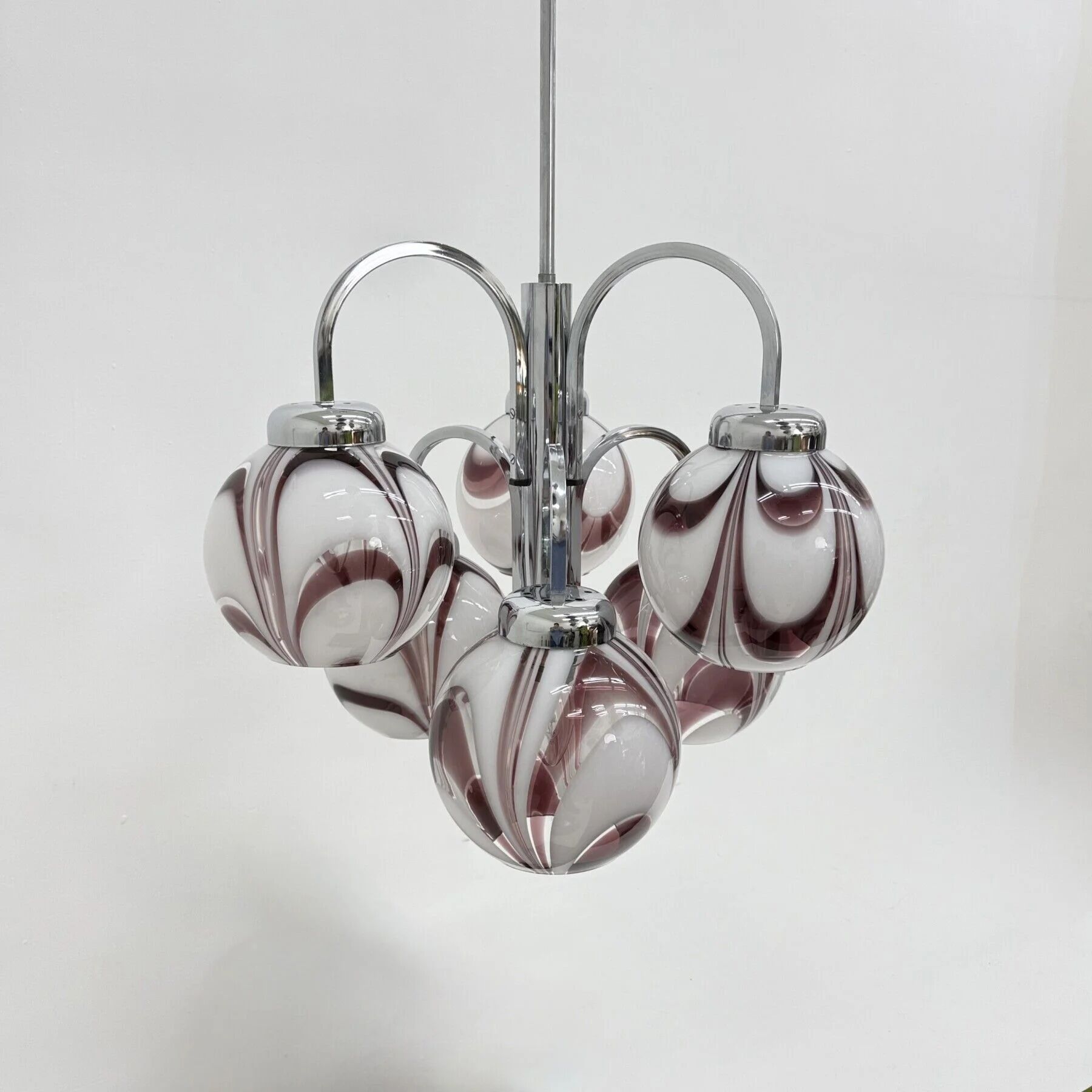 XL Italian purple and white Murano glass swirl chandelier, 1970s