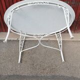 Oval garden table