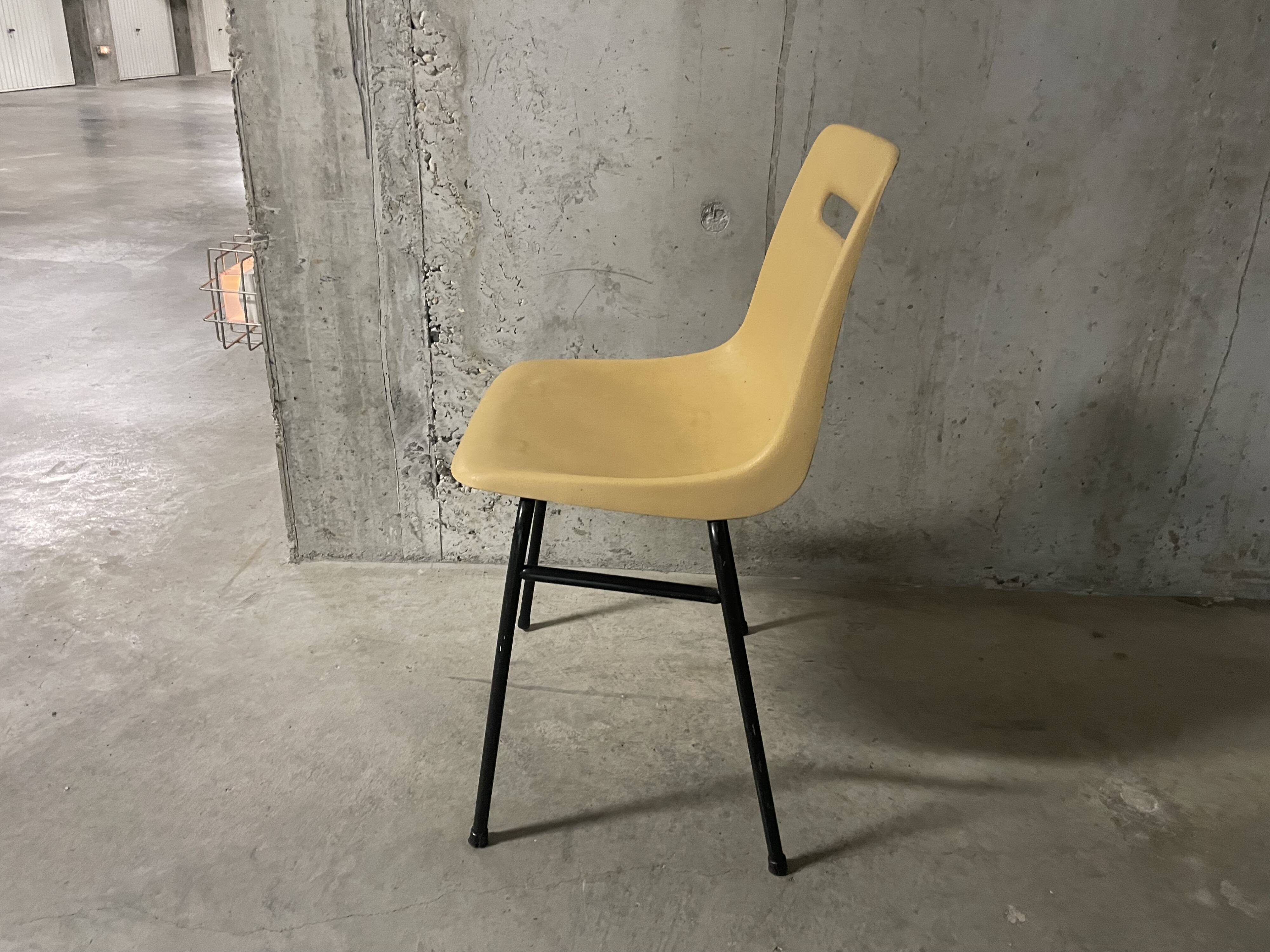 Grosfillex conference chair