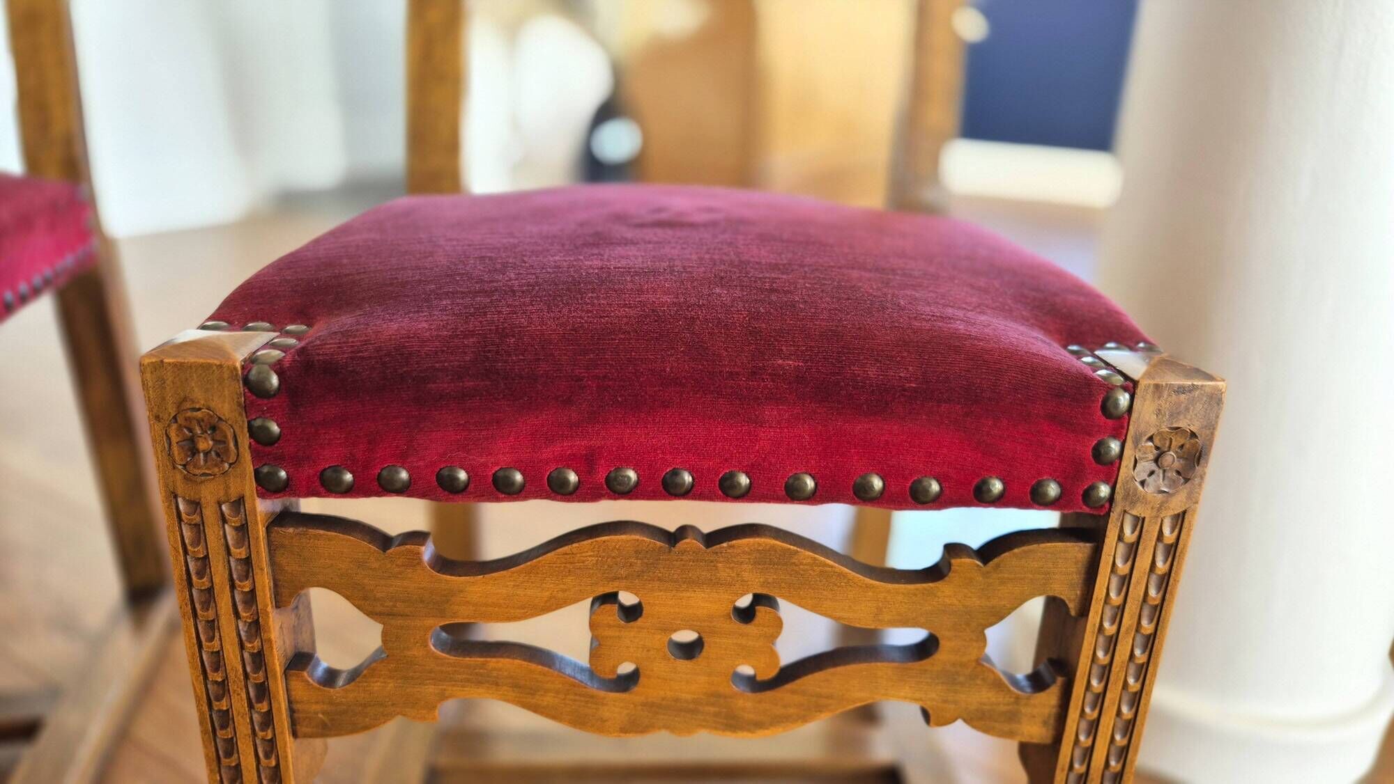 Set of 4 Louis XIII/Renaissance style chairs – solid carved oak