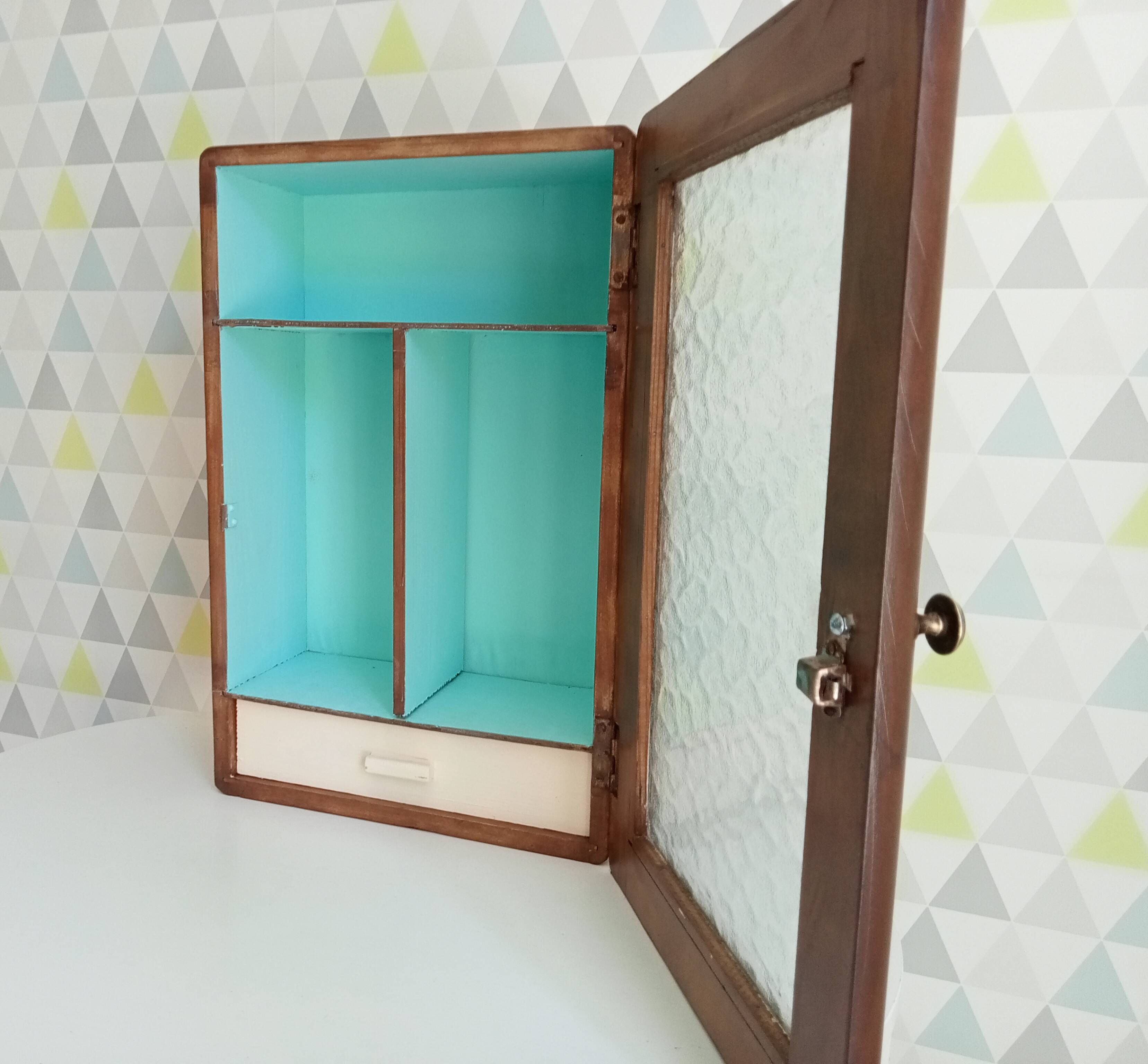 Medicine cabinet 50s 60s