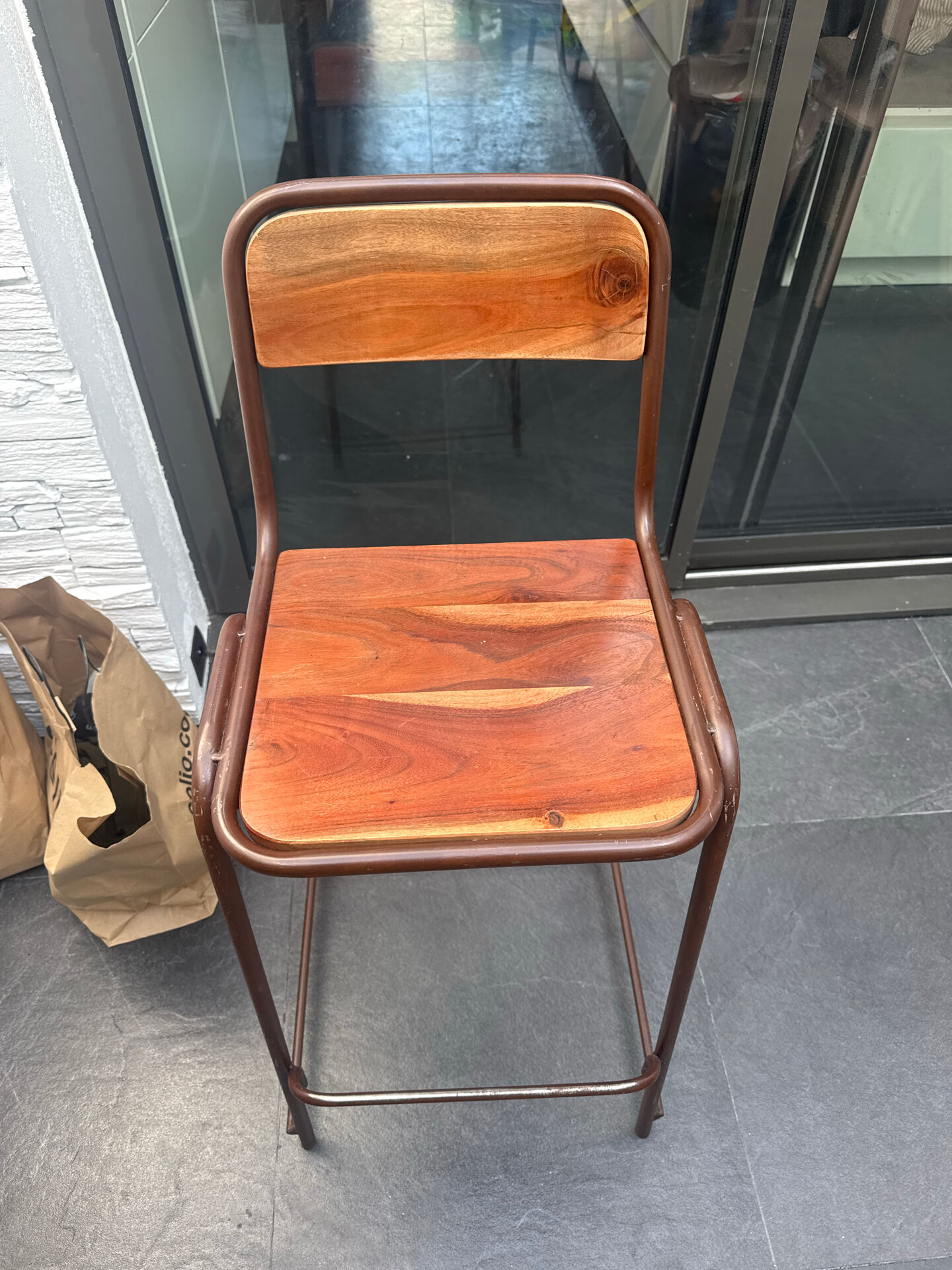 Bar stool