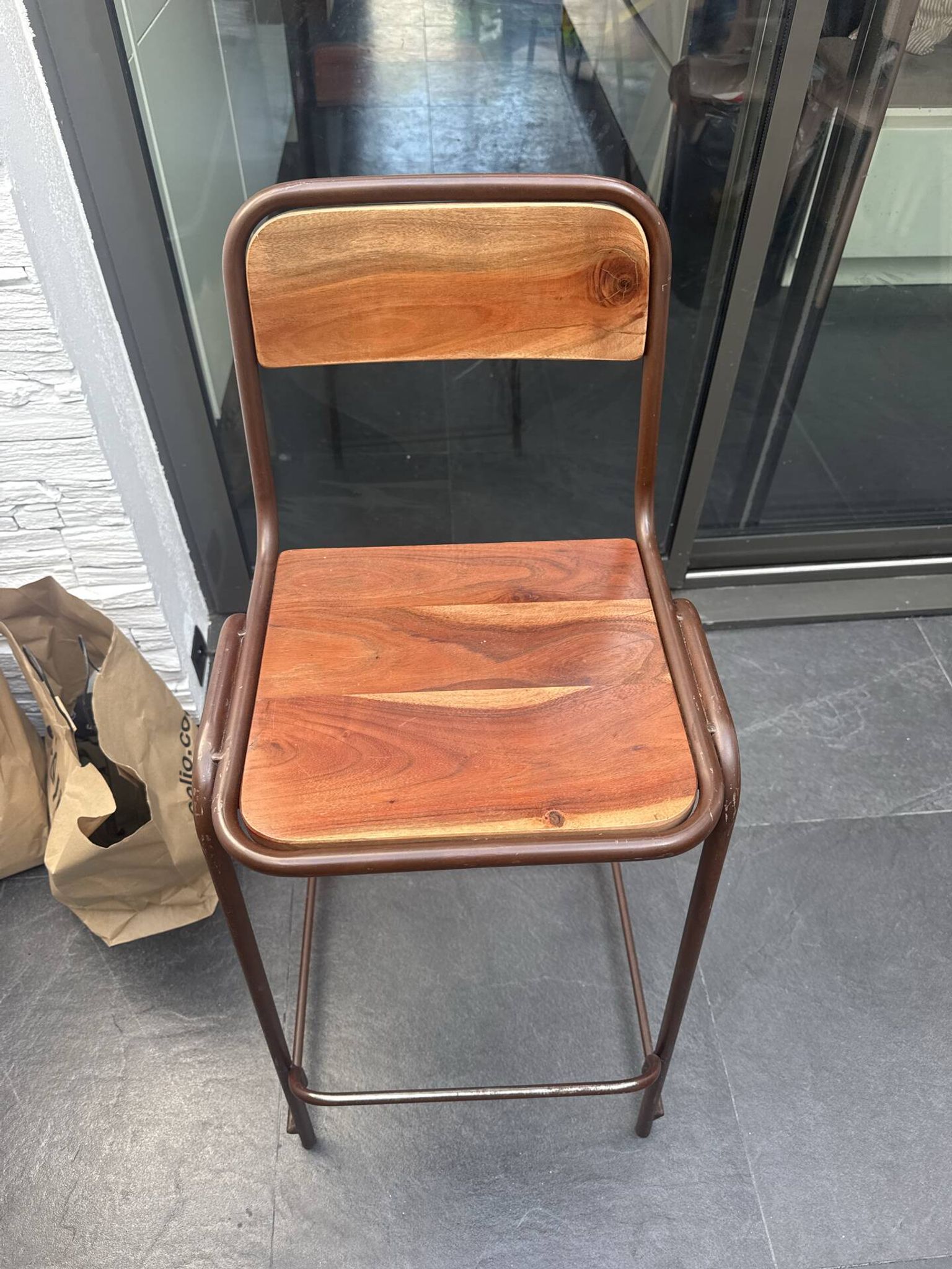Bar stool
