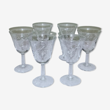 6 glasses with liqueur or aperitif glass decorated with engraved ears