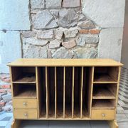 Meuble de métier à casier de tri et tiroirs