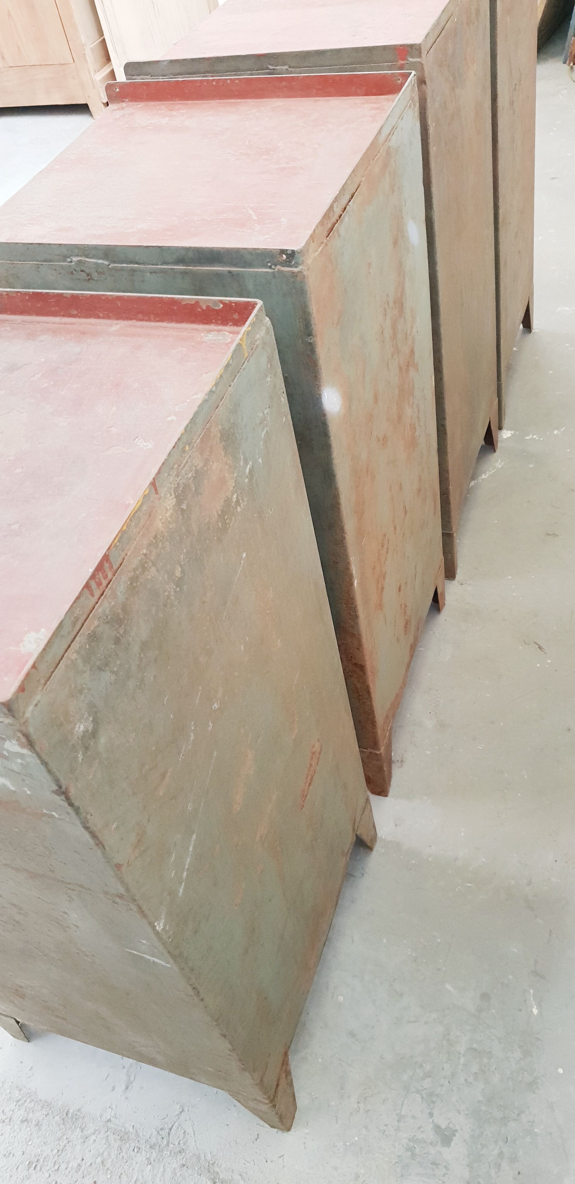 4 industrial workshop maids