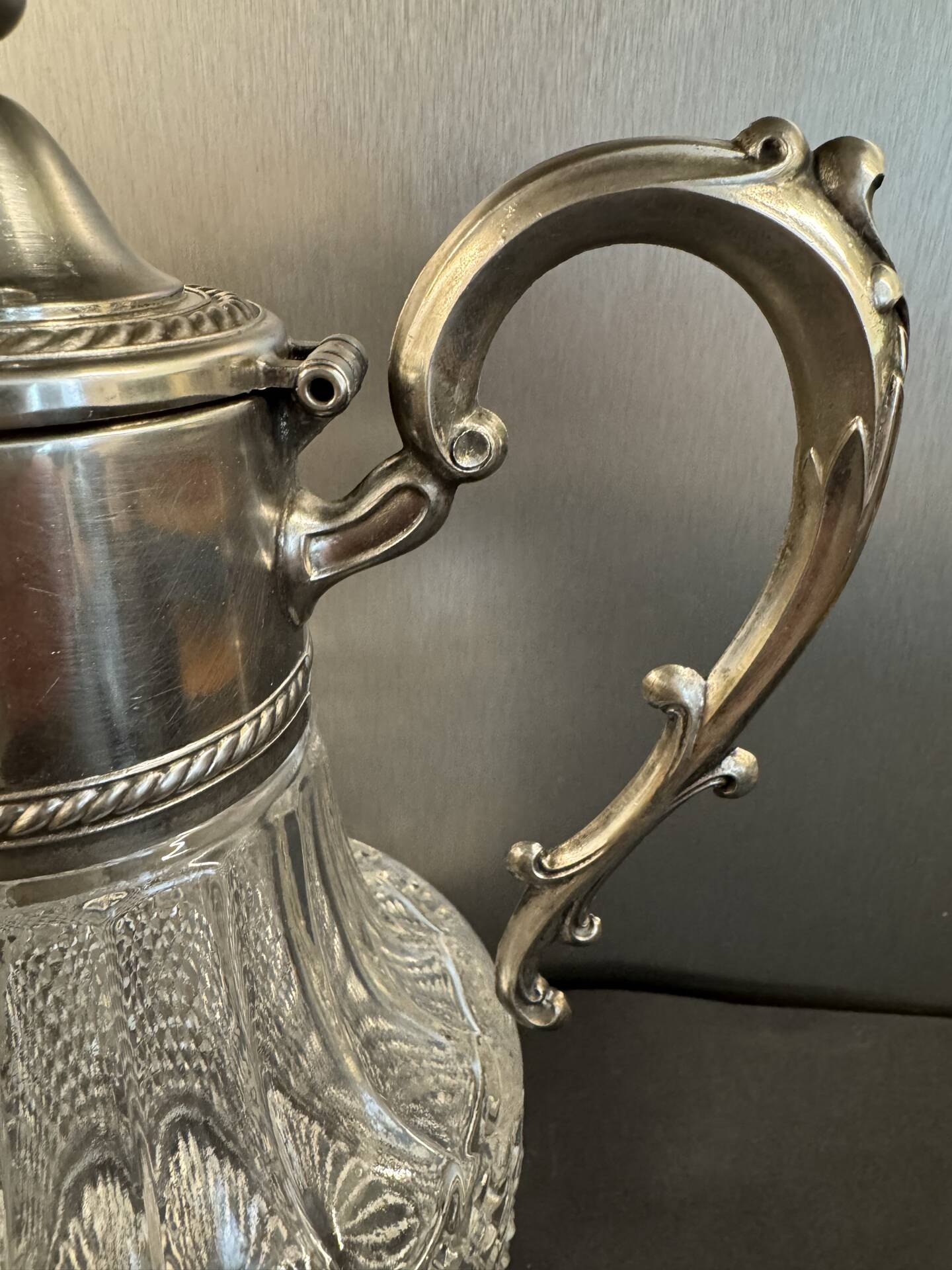 Carafe / decanter jug in moulded glass and silver-plated metal – Silver Pl