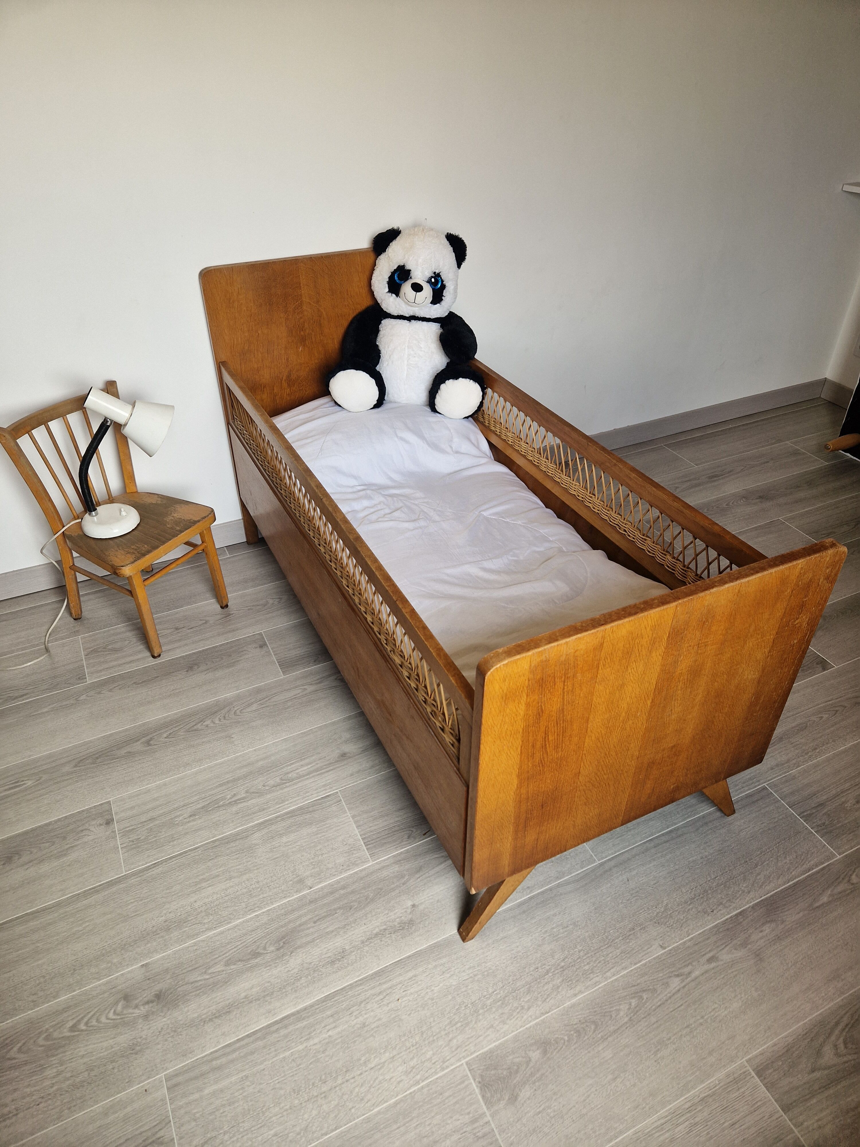 Lit enfant scandinave vintage