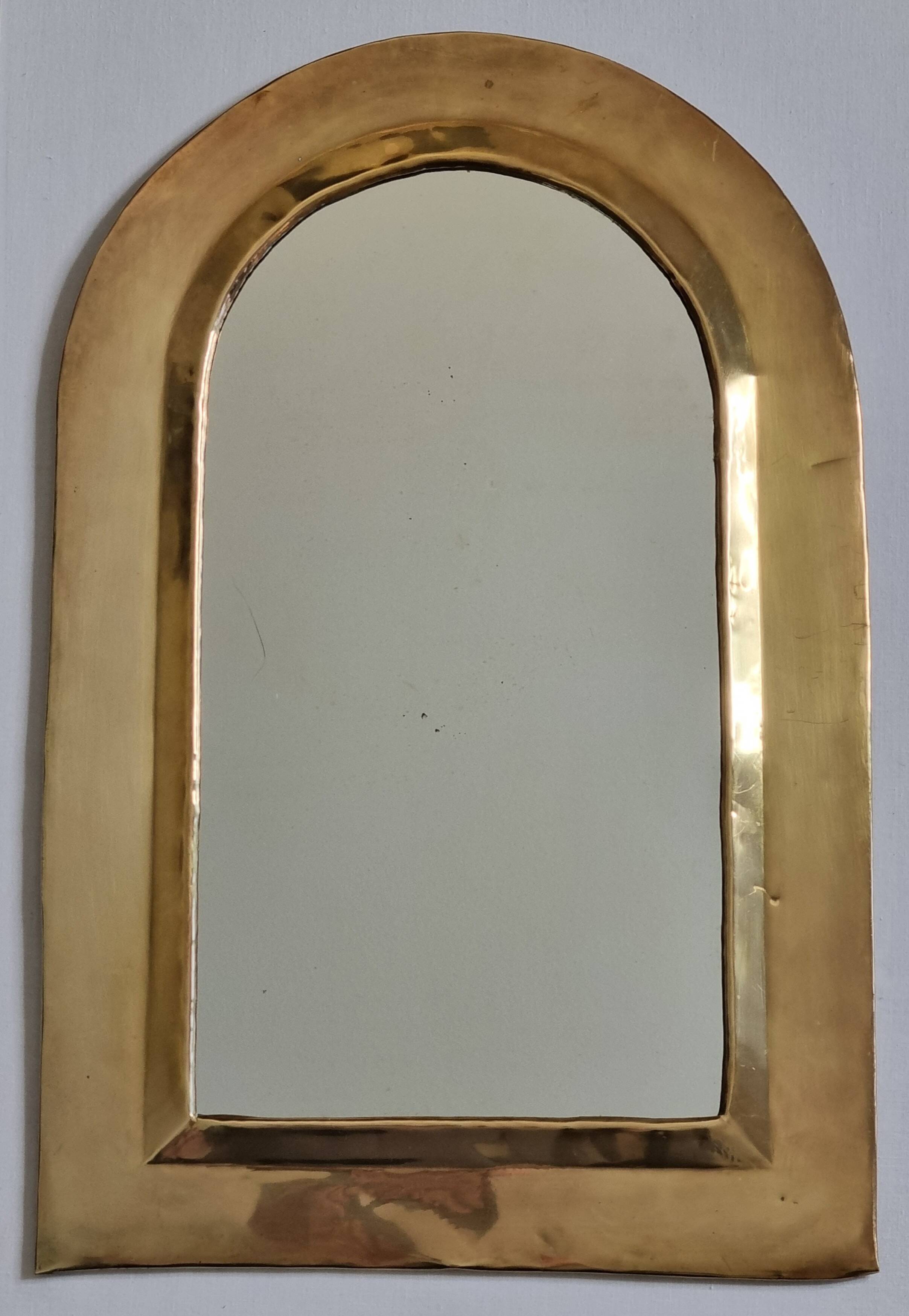 Miroir mural arche en laiton poli artisanat marocain, grand format 48x31 cm