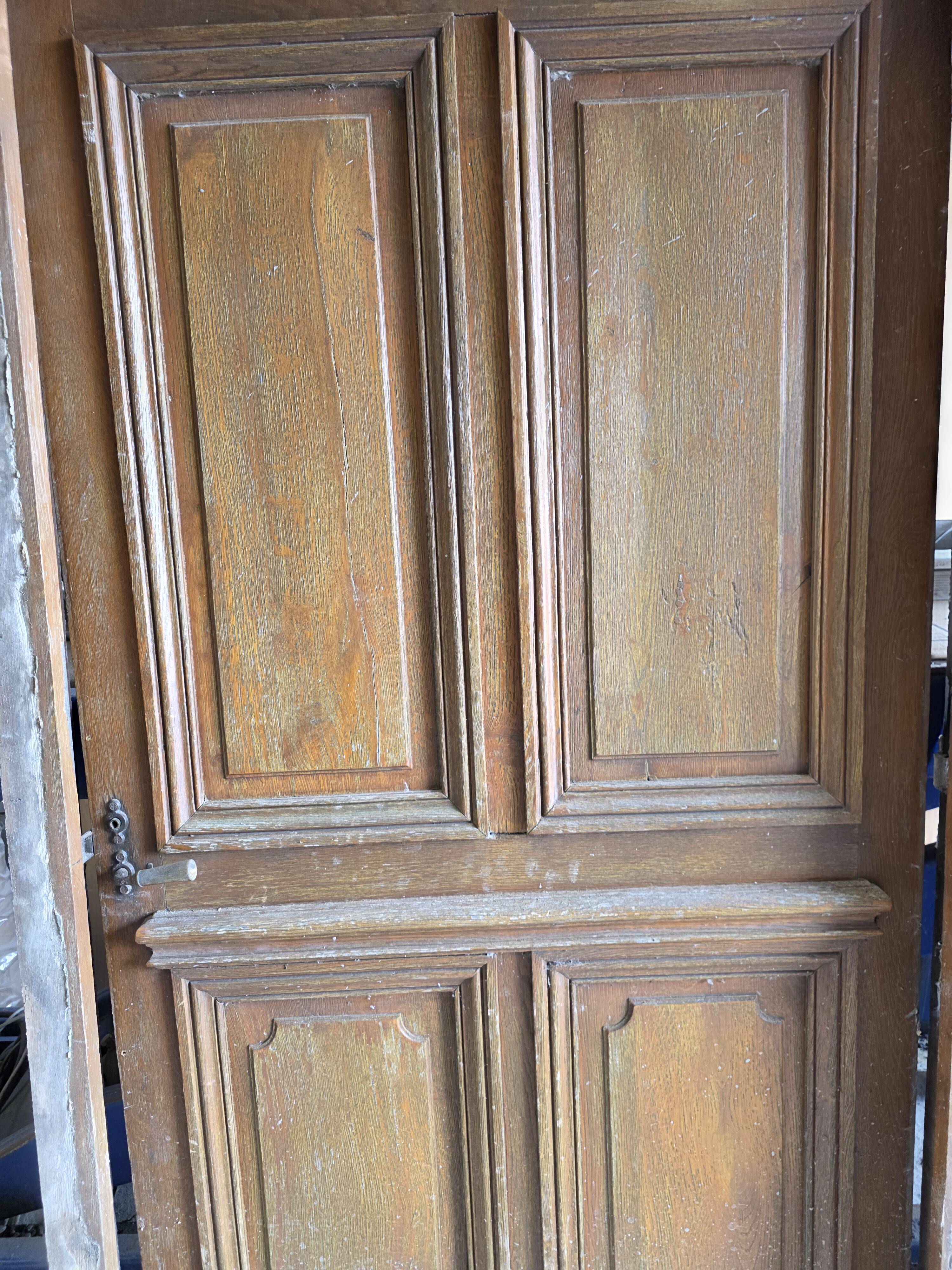 Paire de portes d'entrée en chêne massif, XIXe