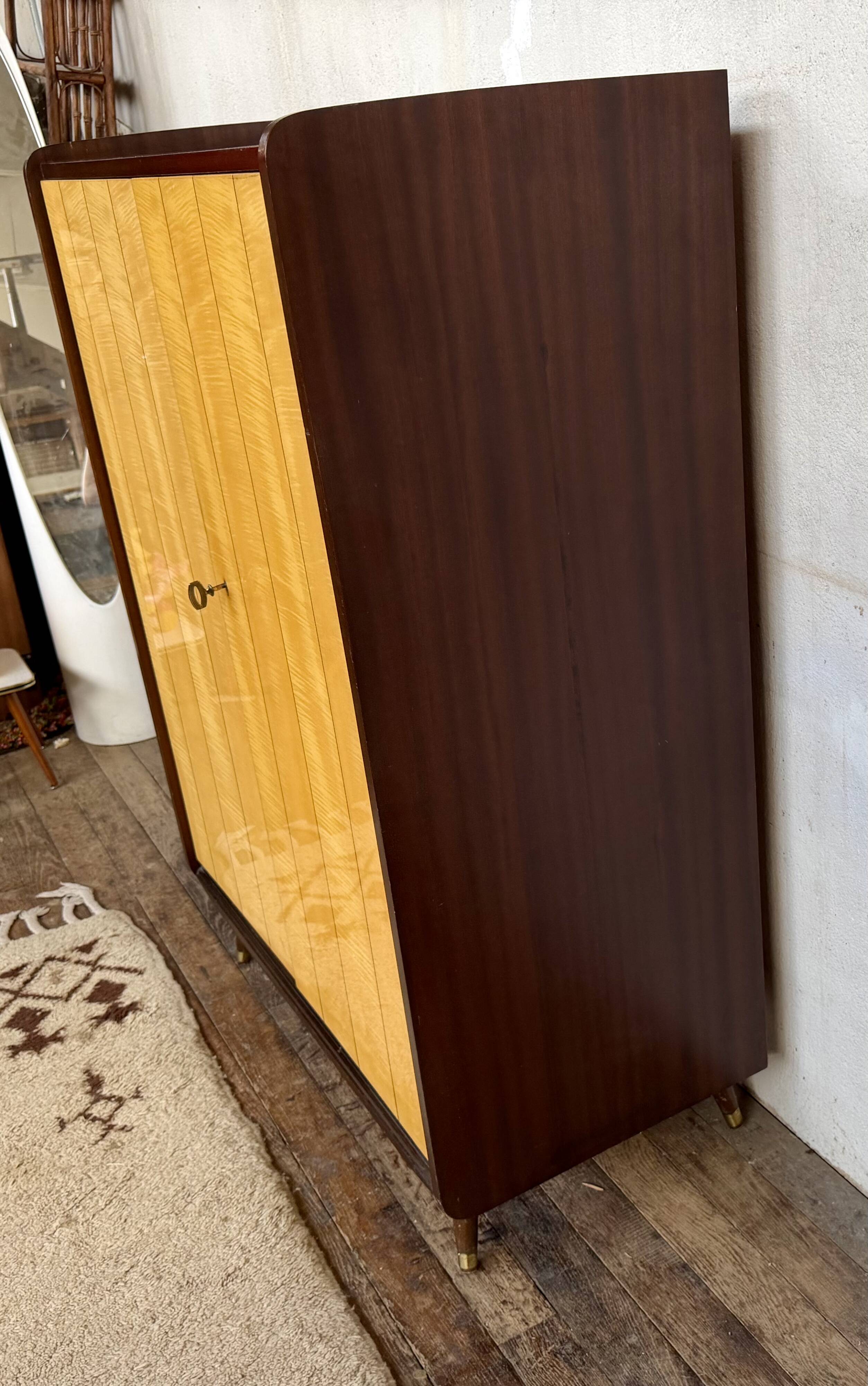 Armoire vintage deux portes pieds compas bi couleur