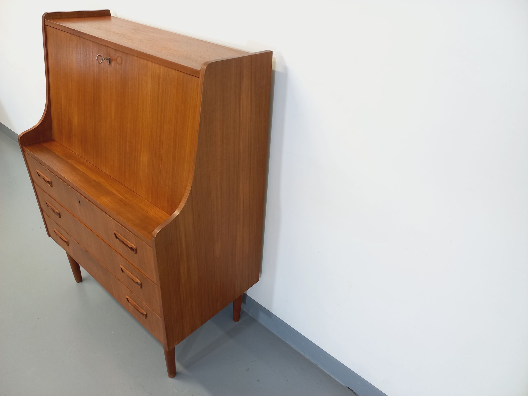 Secrétaire scandinave danois vintage Tibergaard en teck des années 50 60