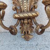 Paire d’appliques en bois doré sculpté