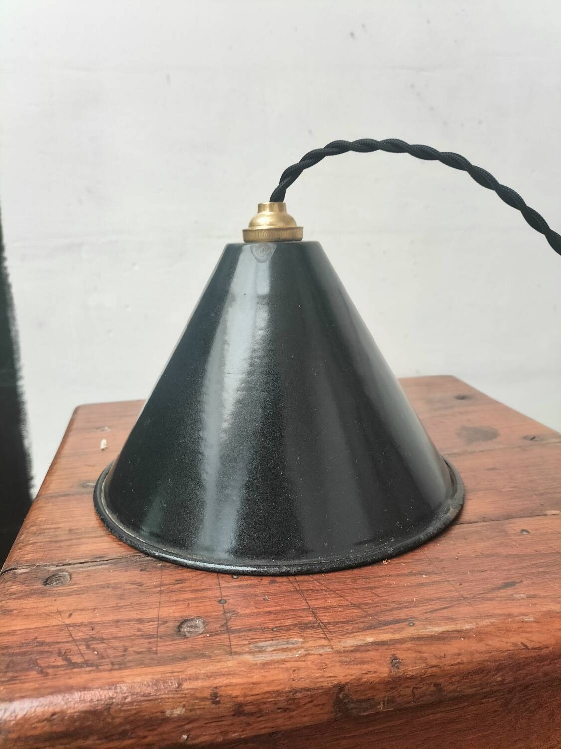 Enamelled sheet metal cone pendant light