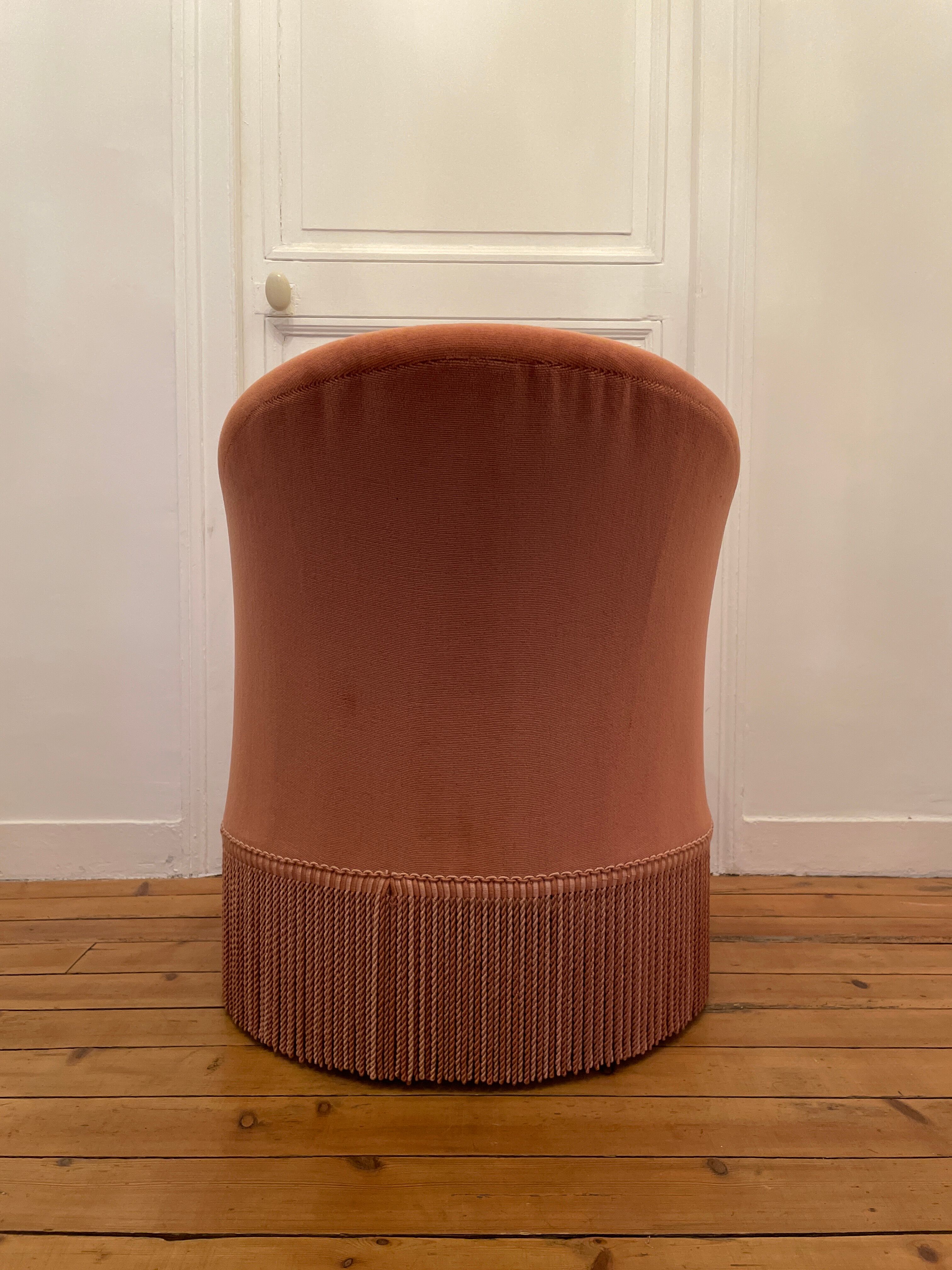 Vintage pink toad armchair with fringes