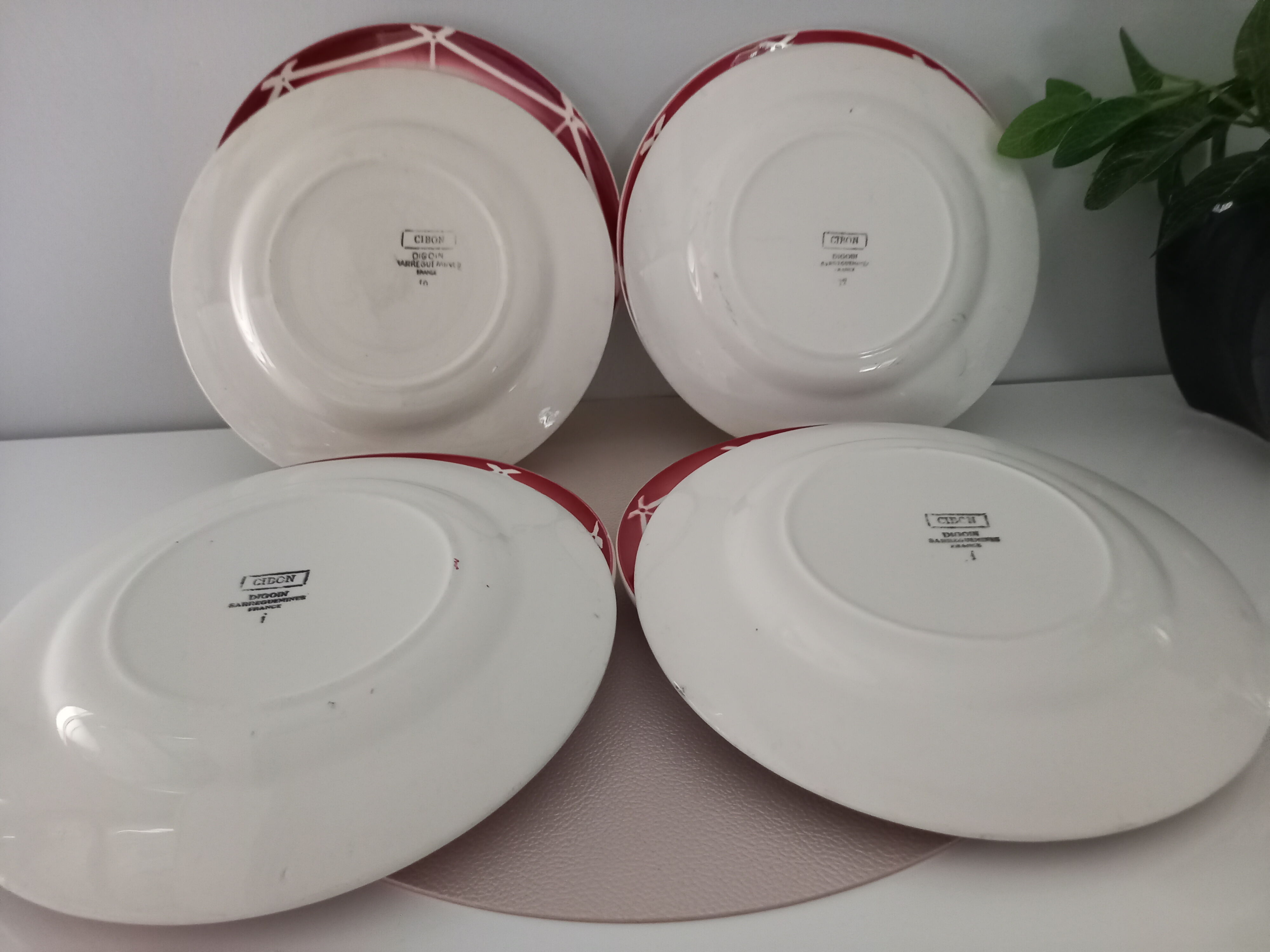 Lot of 8 flat plates Digoin Sarreguemines